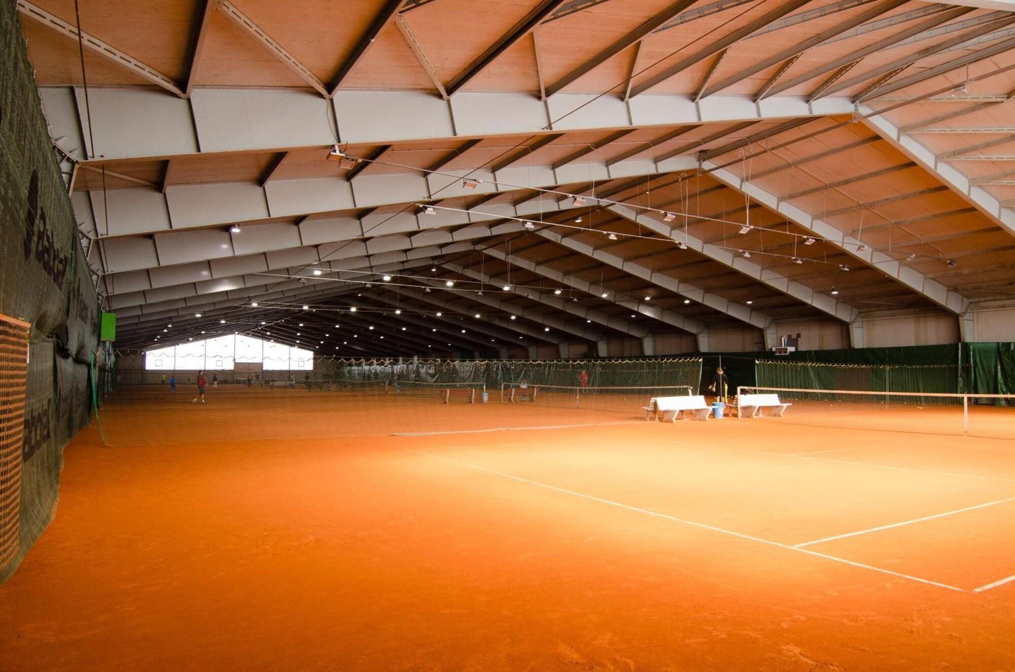 Instalaciones Recreativas Hotel & Tenniscenter Khail