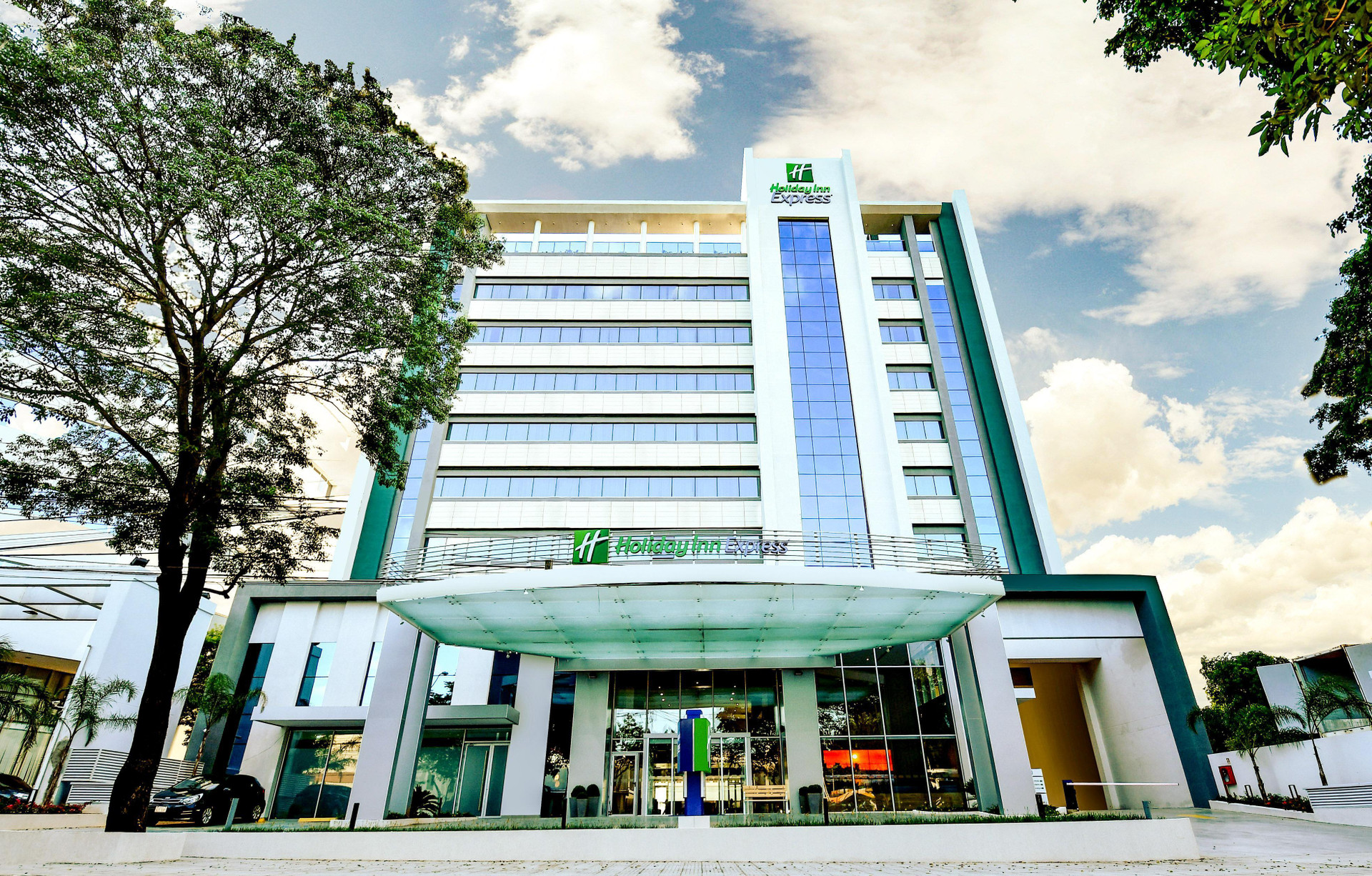 Vista Exterior Holiday Inn Express Asuncion Aviadores by IHG