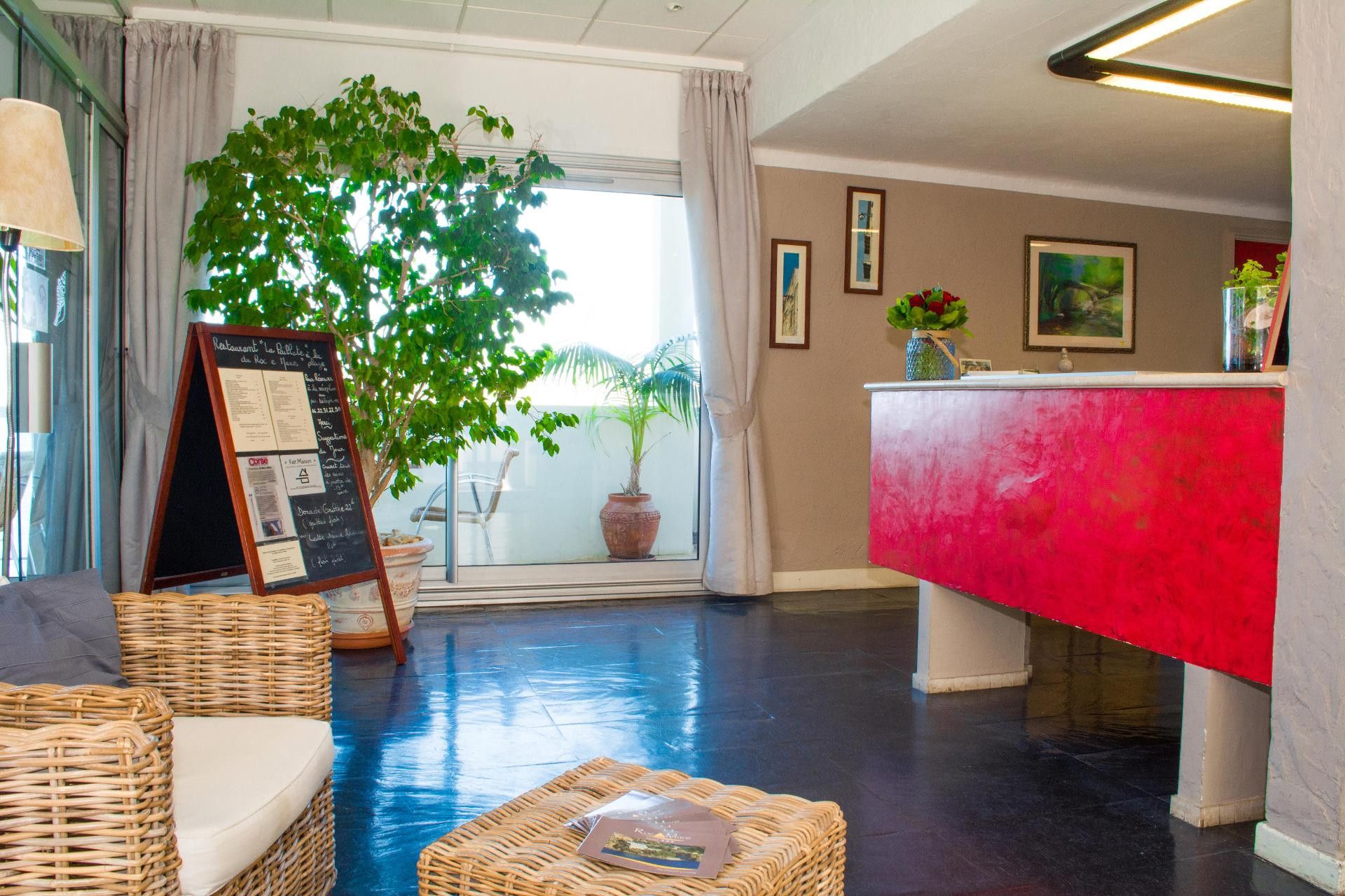 Vista Lobby Roc e Mare