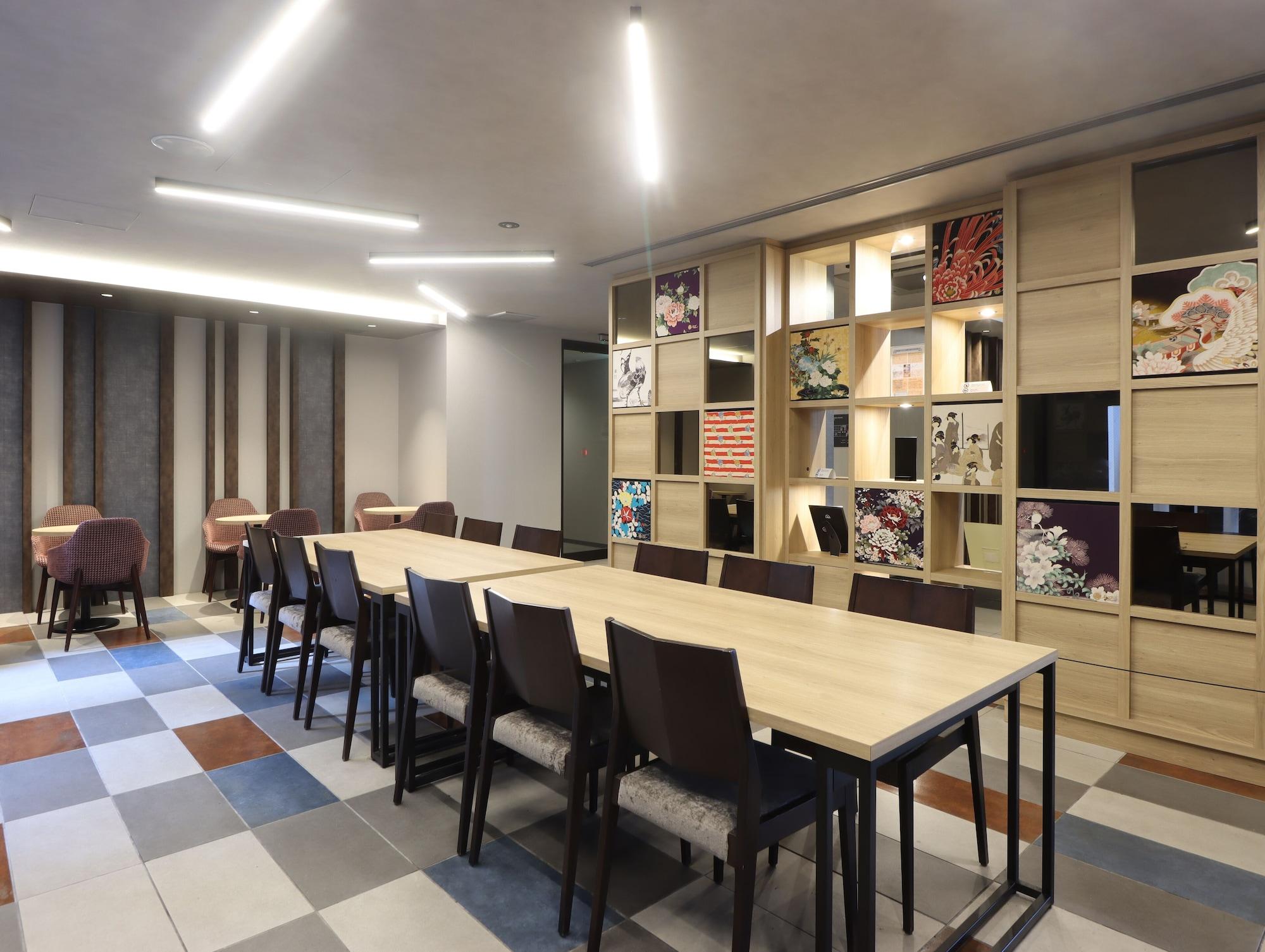 Varios Wander Kyoto Nanajo