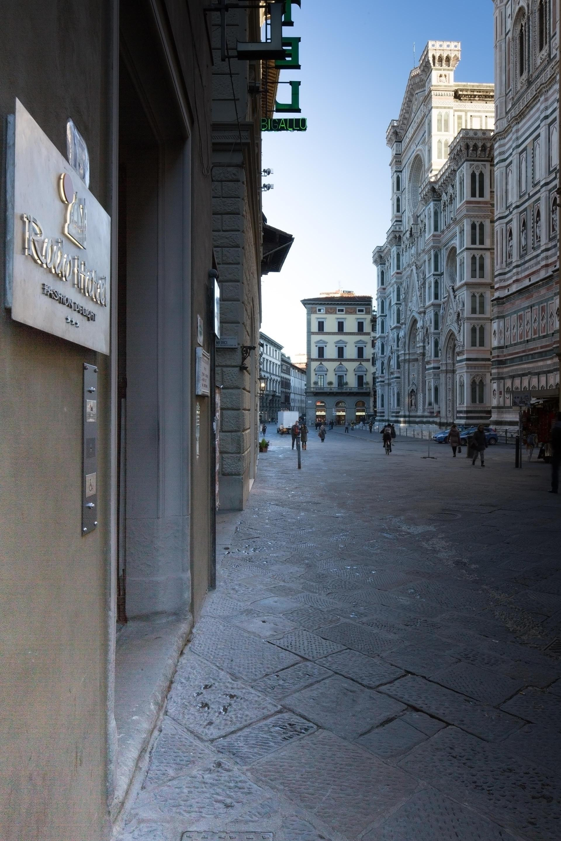 Vista Exterior Numa Florence Rodo