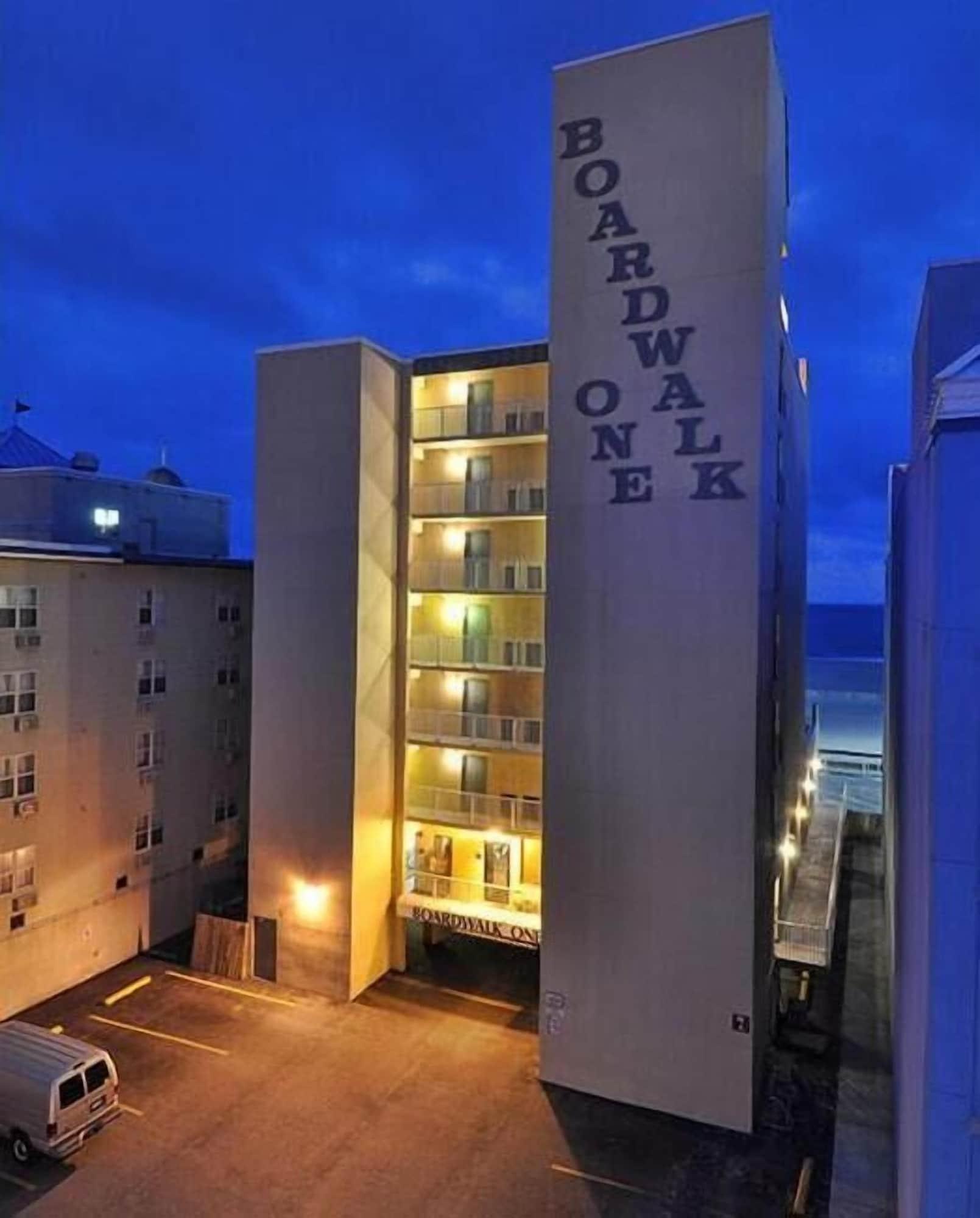 Vista Exterior Boardwalk One