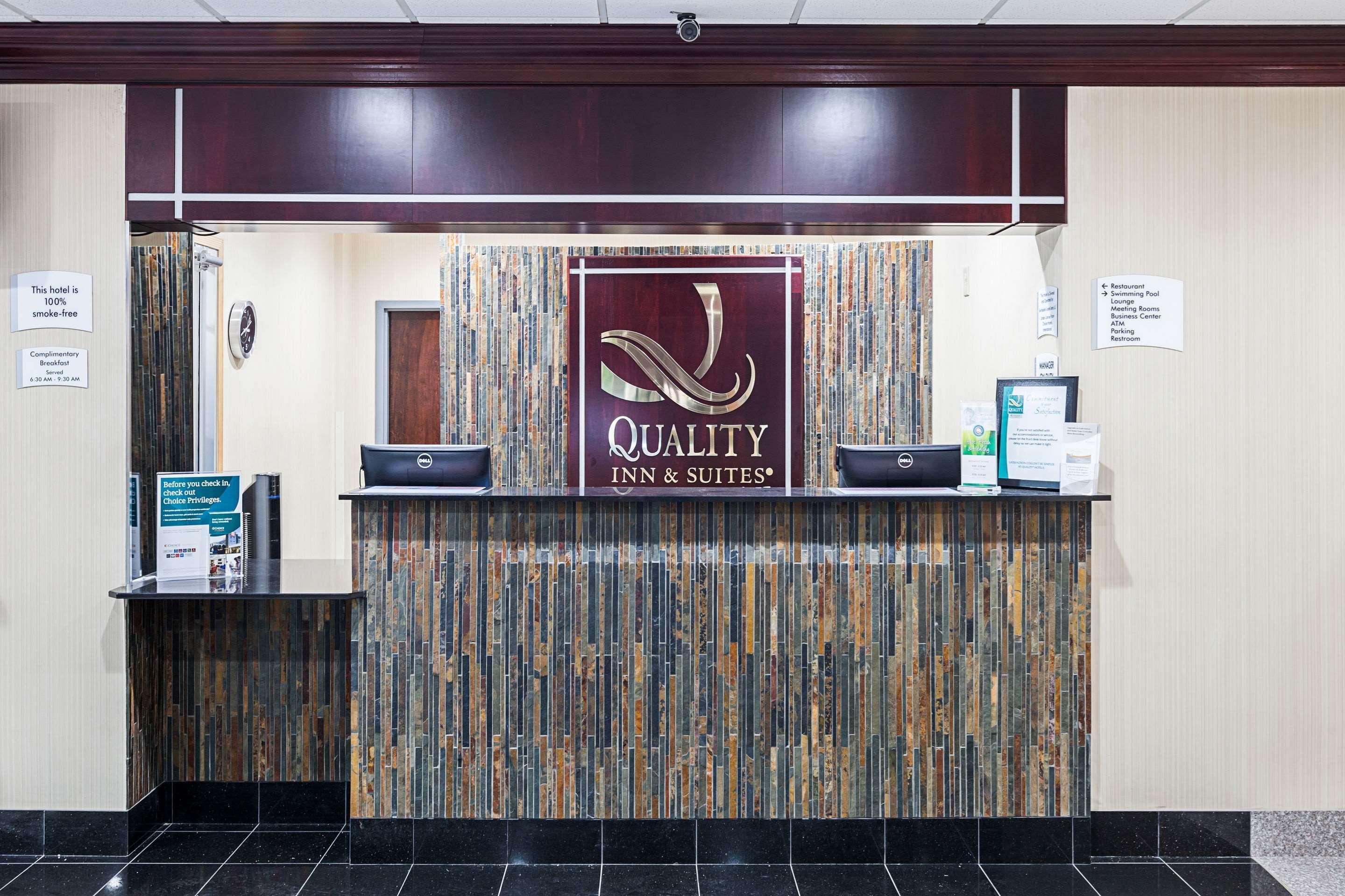 Vista Lobby Quality Inn & Suites Cincinnati