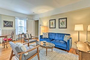 Alquiler Vacacional - Pet-friendly Apt in 1850's Victorian Mansion!