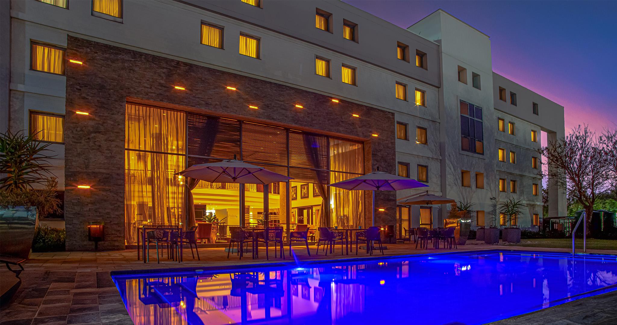 Vista Piscina The RidgePoint Hotel