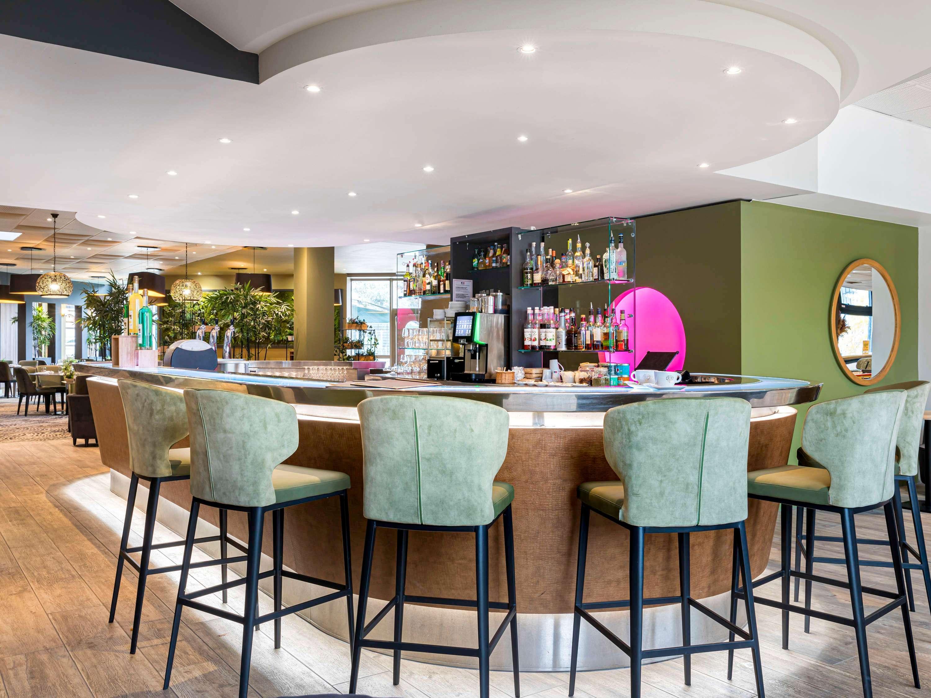 Bar/Salón Novotel Lyon Gerland Musée des Confluences