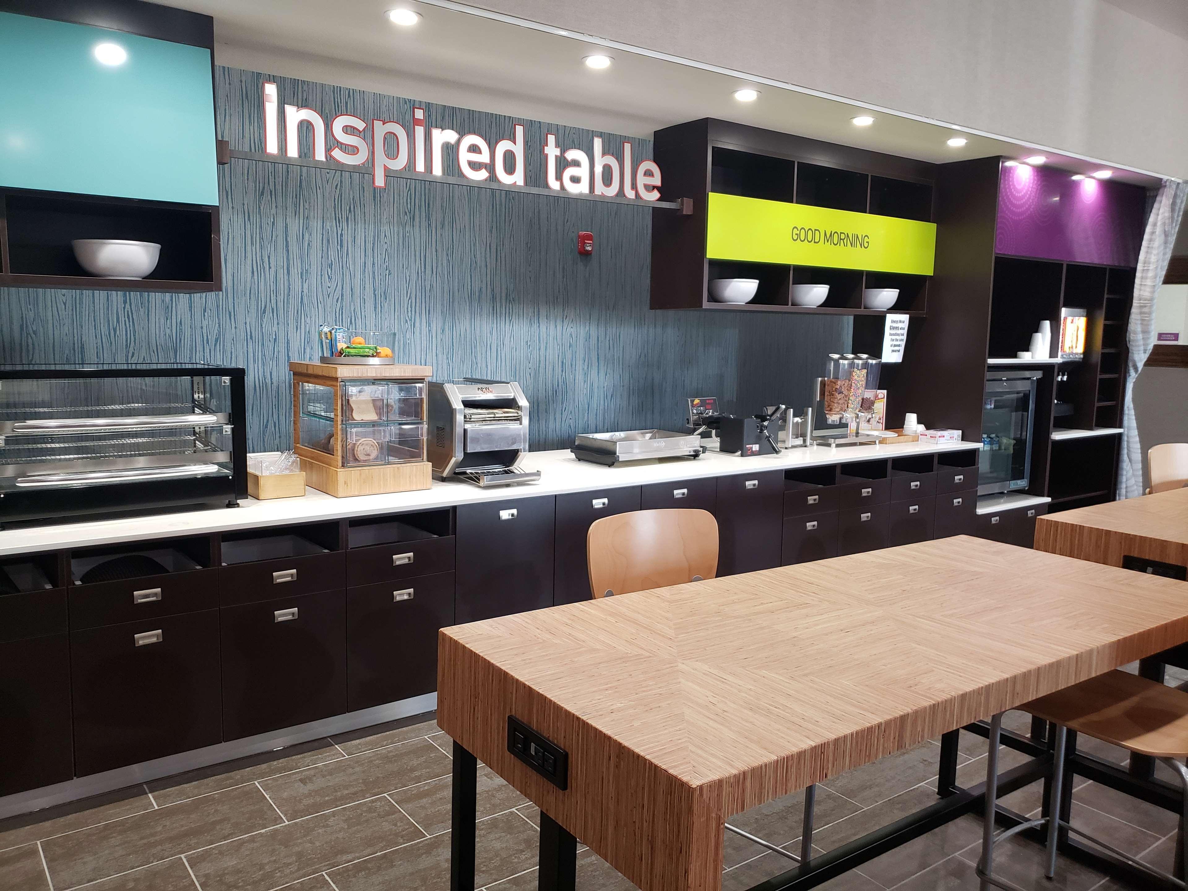 Restaurant Home2 Suites by Hilton Edinburg, TX