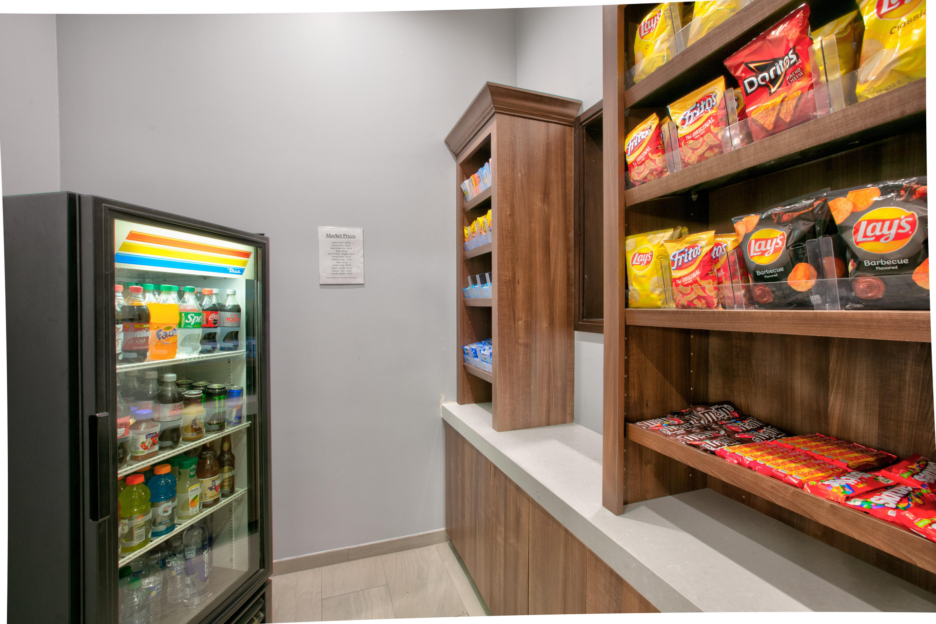 Vista Exterior Holiday Inn Express & Suites North Dallas at Preston by IHG