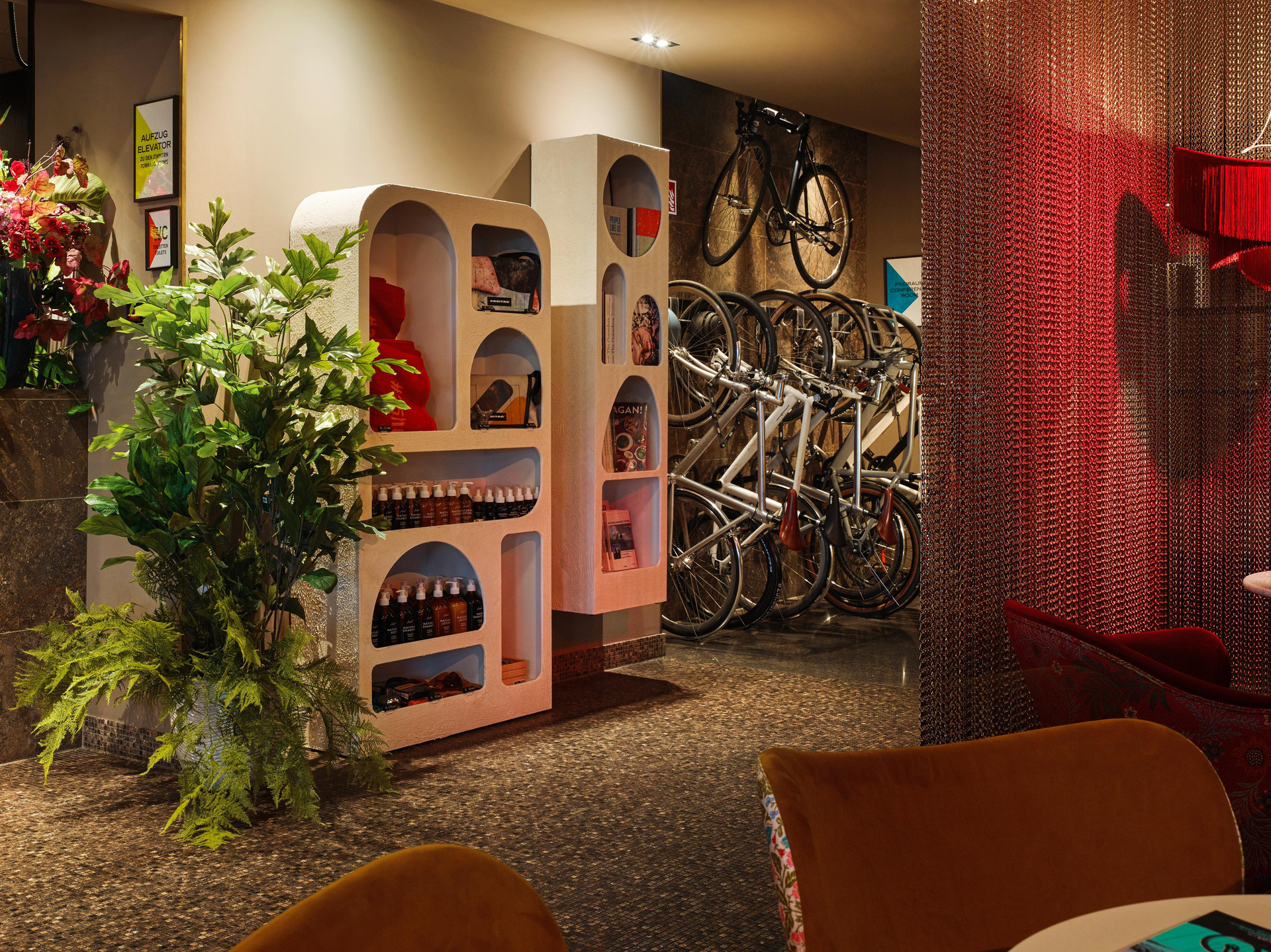 Vista Lobby 25hours Hotel Frankfurt The Goldman