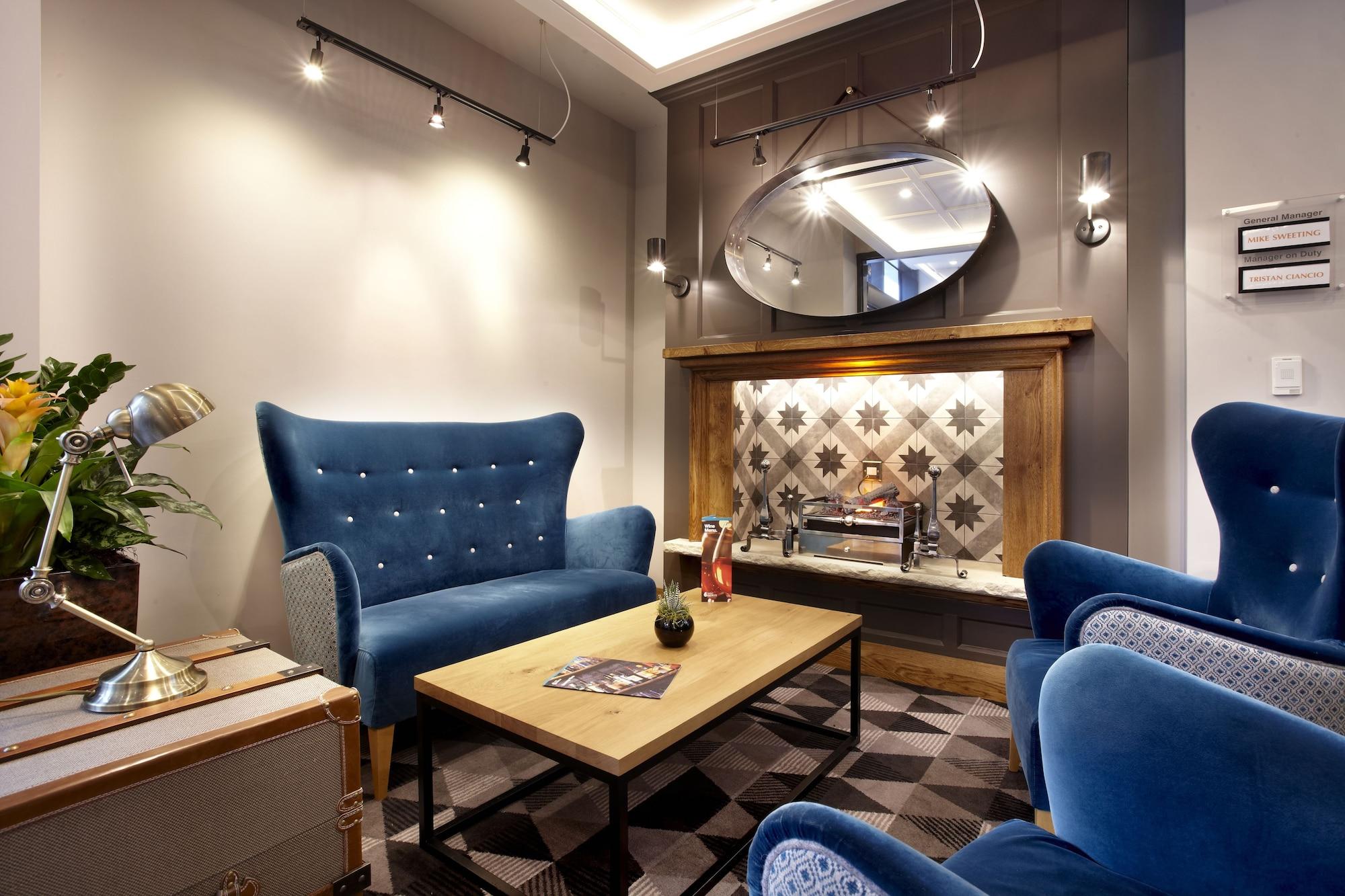 Vista Lobby Hotel Indigo York by IHG