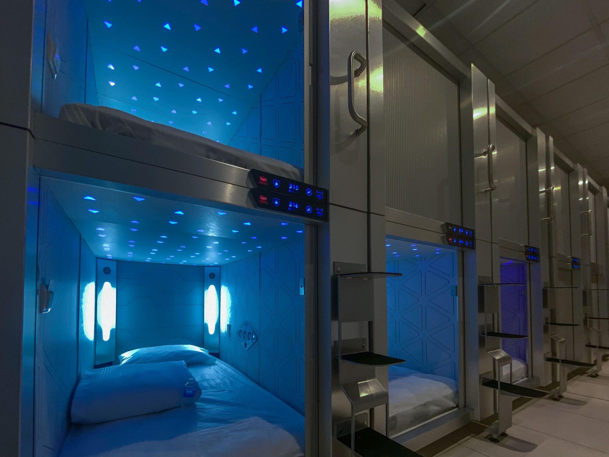 Set de Habitación izZzleep Aeropuerto Terminal 1