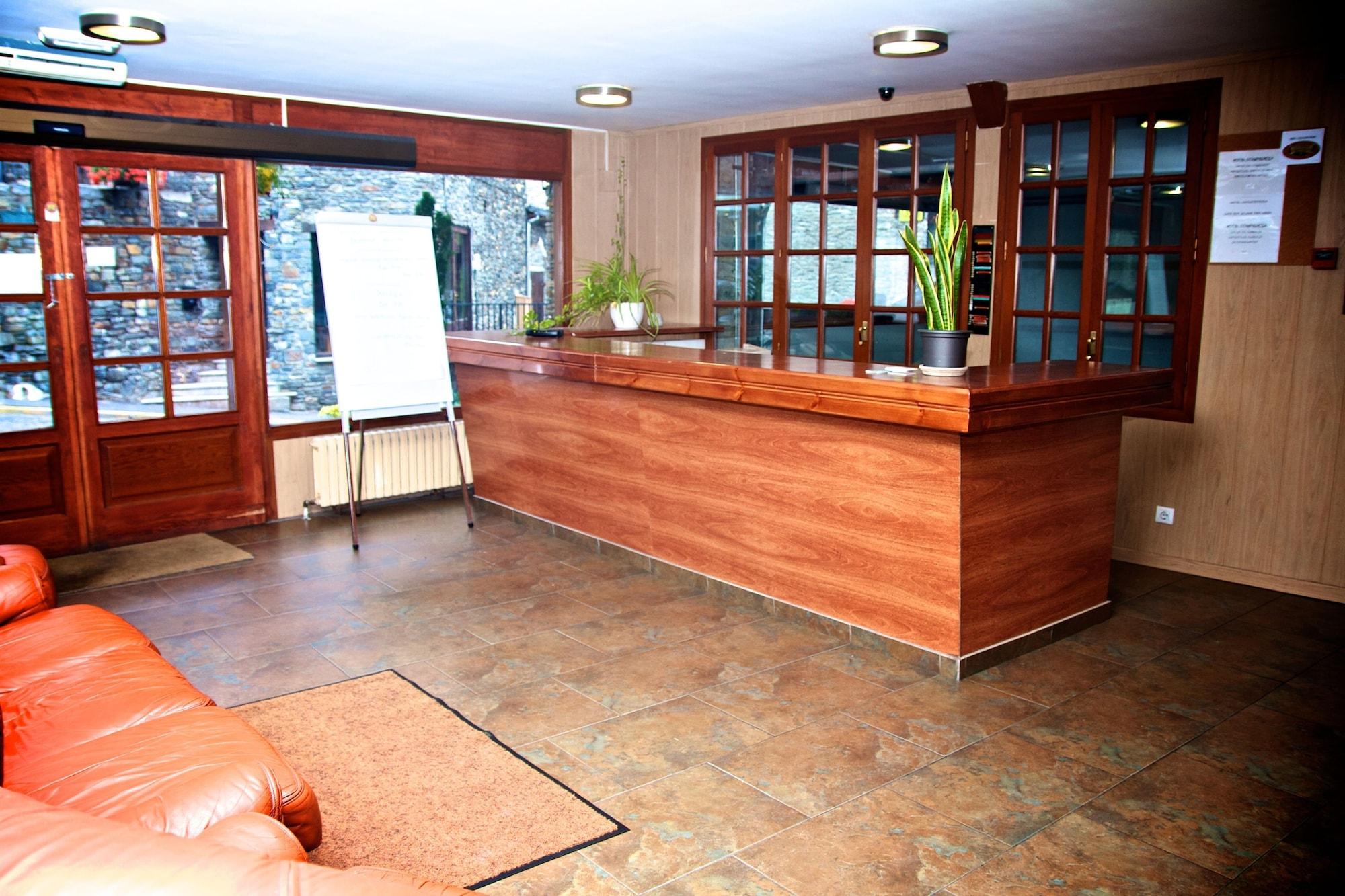 Vista Lobby Hotel Comapedrosa