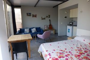 Alquiler Vacacional - Private Studio, nice terrace , special location, calm  area in Ashrafieh region.