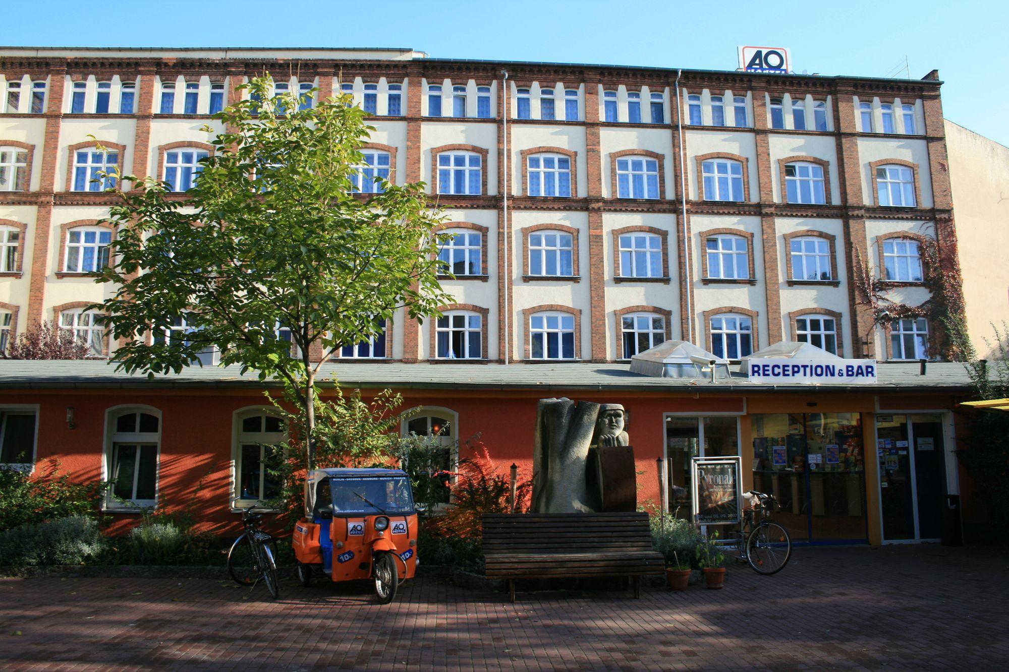 Vista da fachada A&O Berlin Friedrichshain