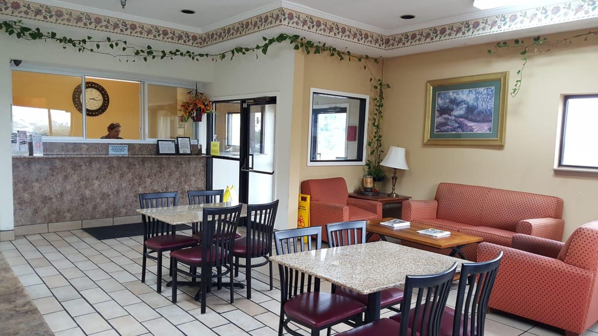 Vista Lobby Red Lion Inn & Suites Caseyville