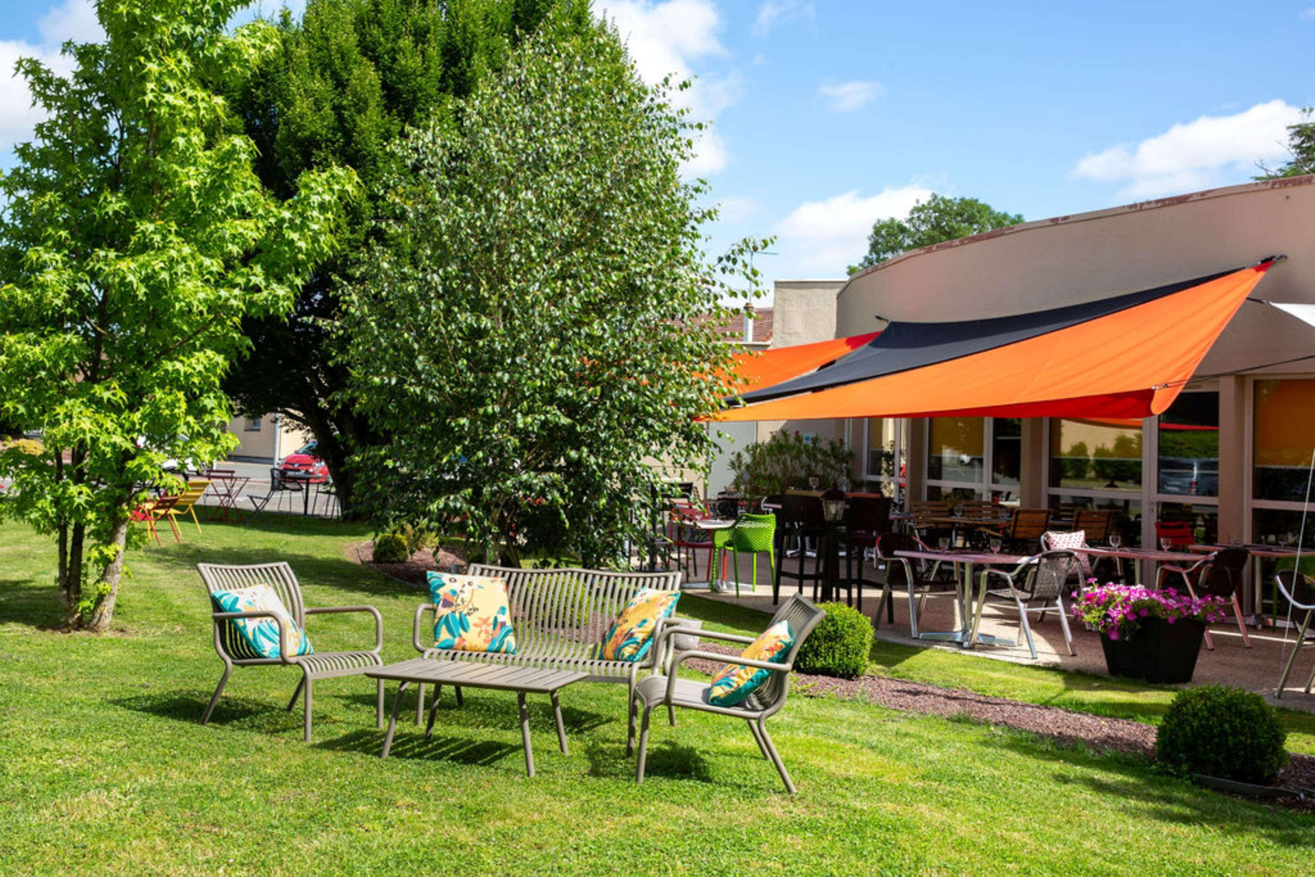 Vista Exterior Best Western La Porte des Châteaux