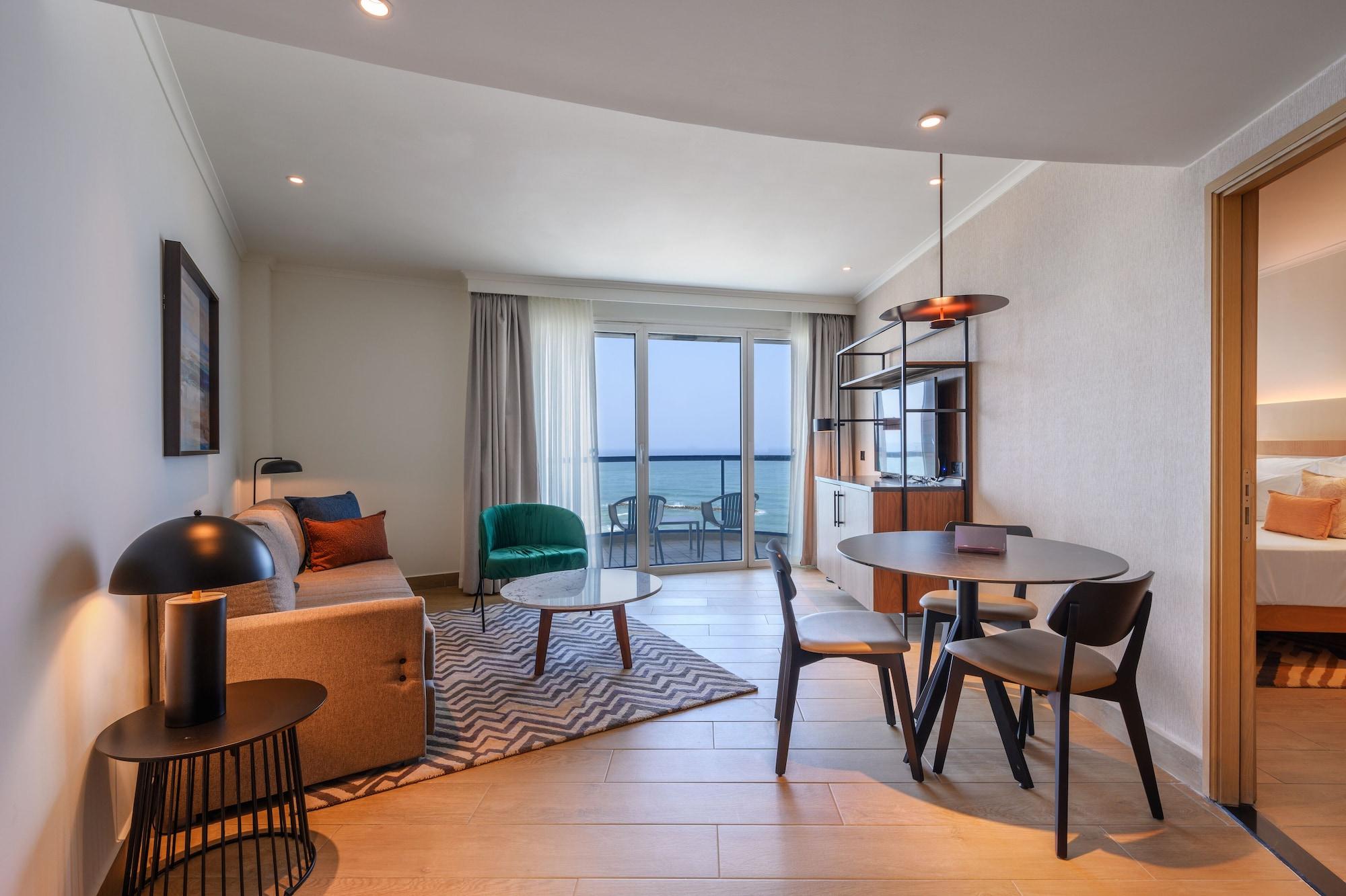 Habitación Sea Tower by Isrotel Design