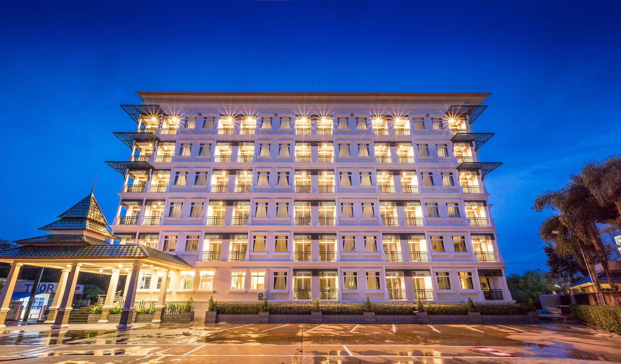 Vista Exterior Evergreen Suite Hotel