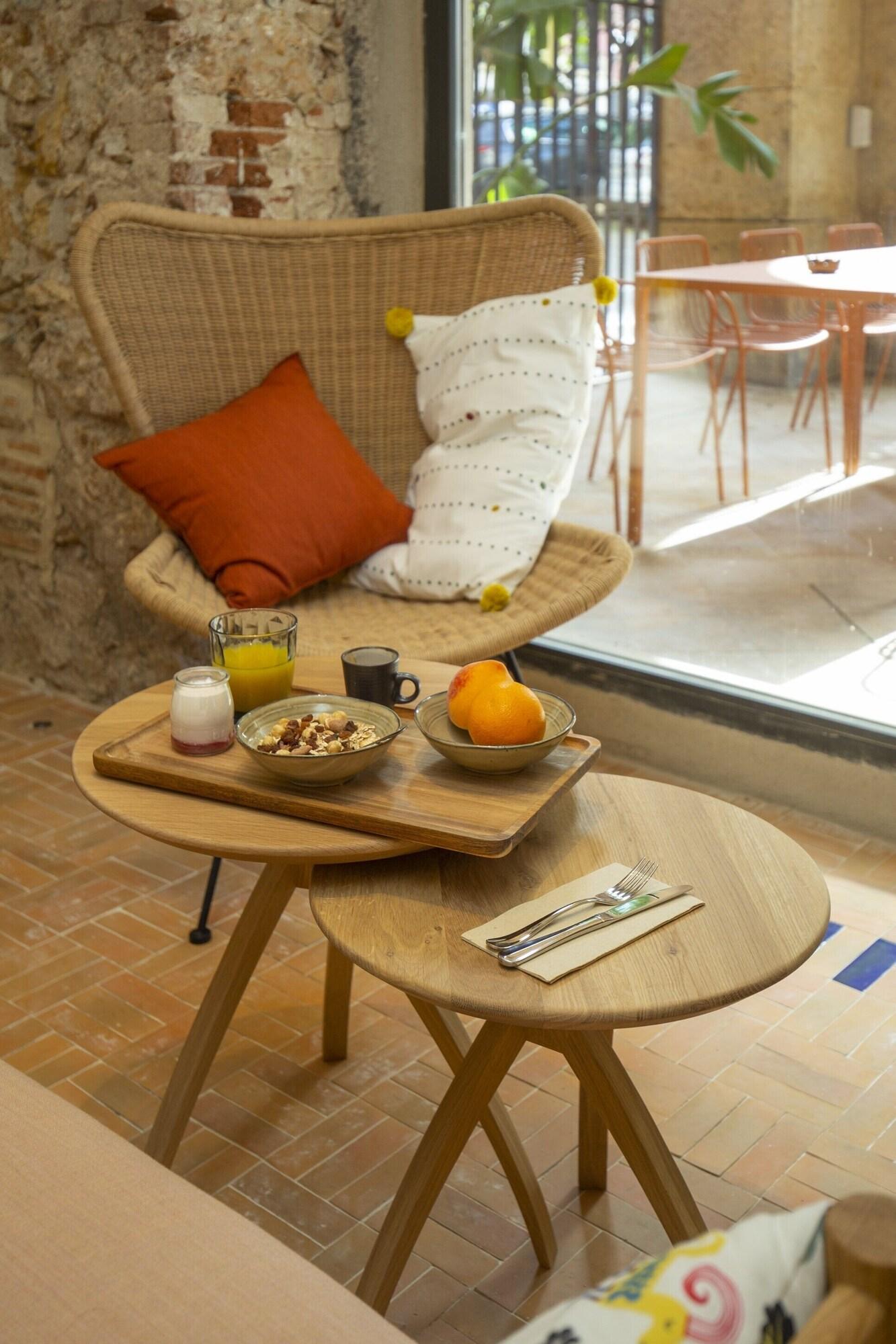 Restaurant Port Plaza Apartments