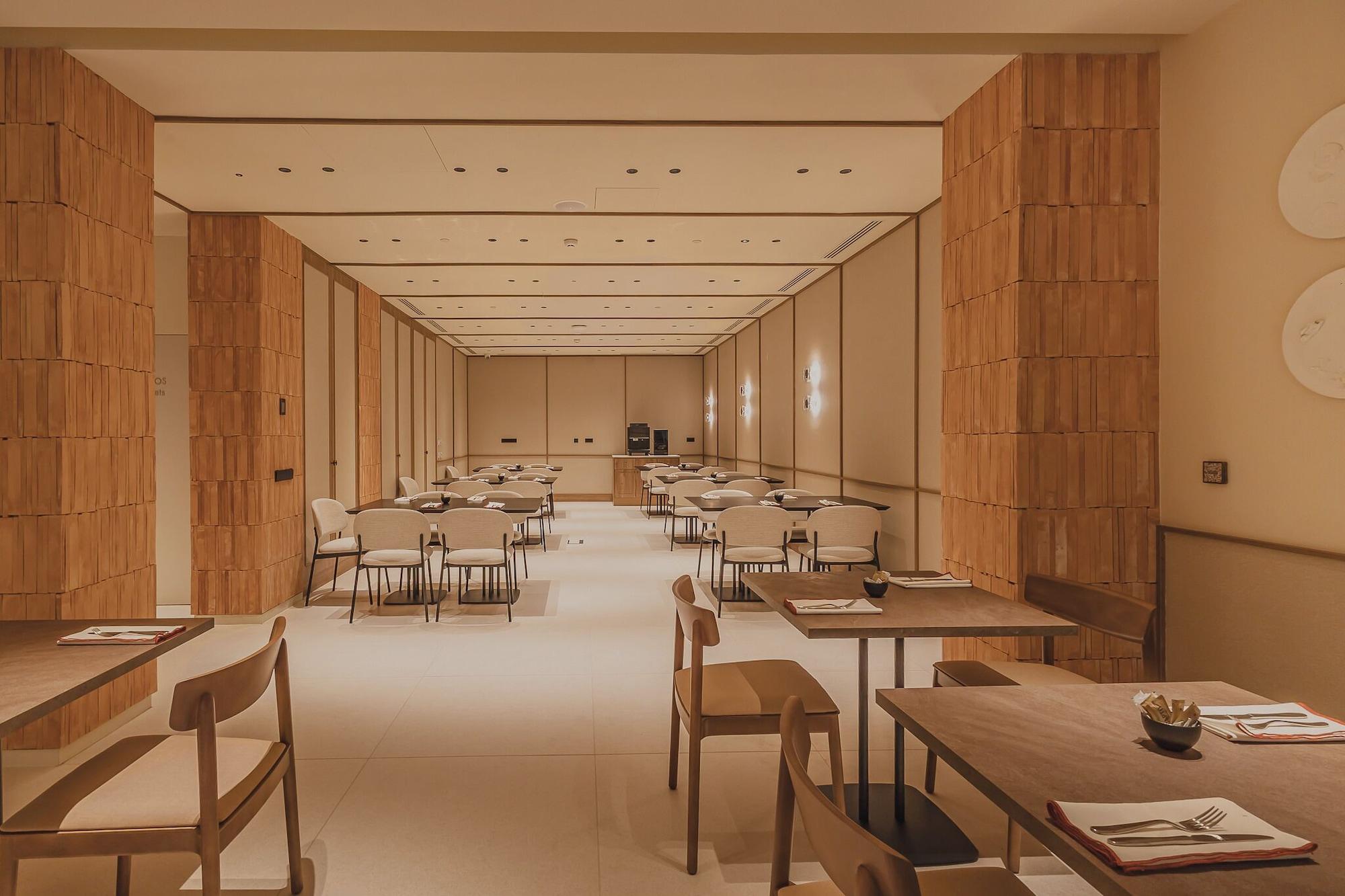Restaurant Malvarrosa Plaza by Intelier
