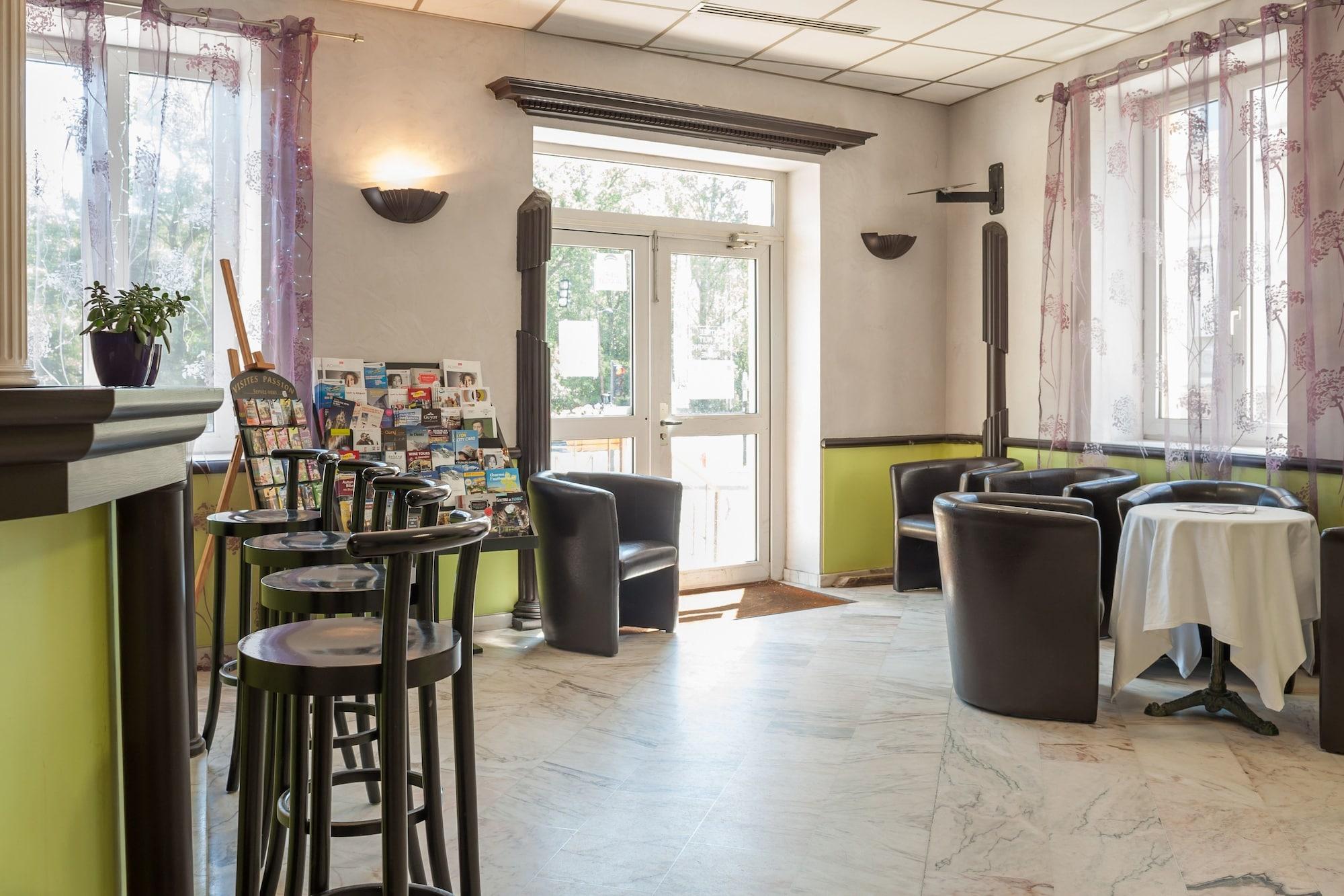 Vista Lobby Hotel Le Collonges