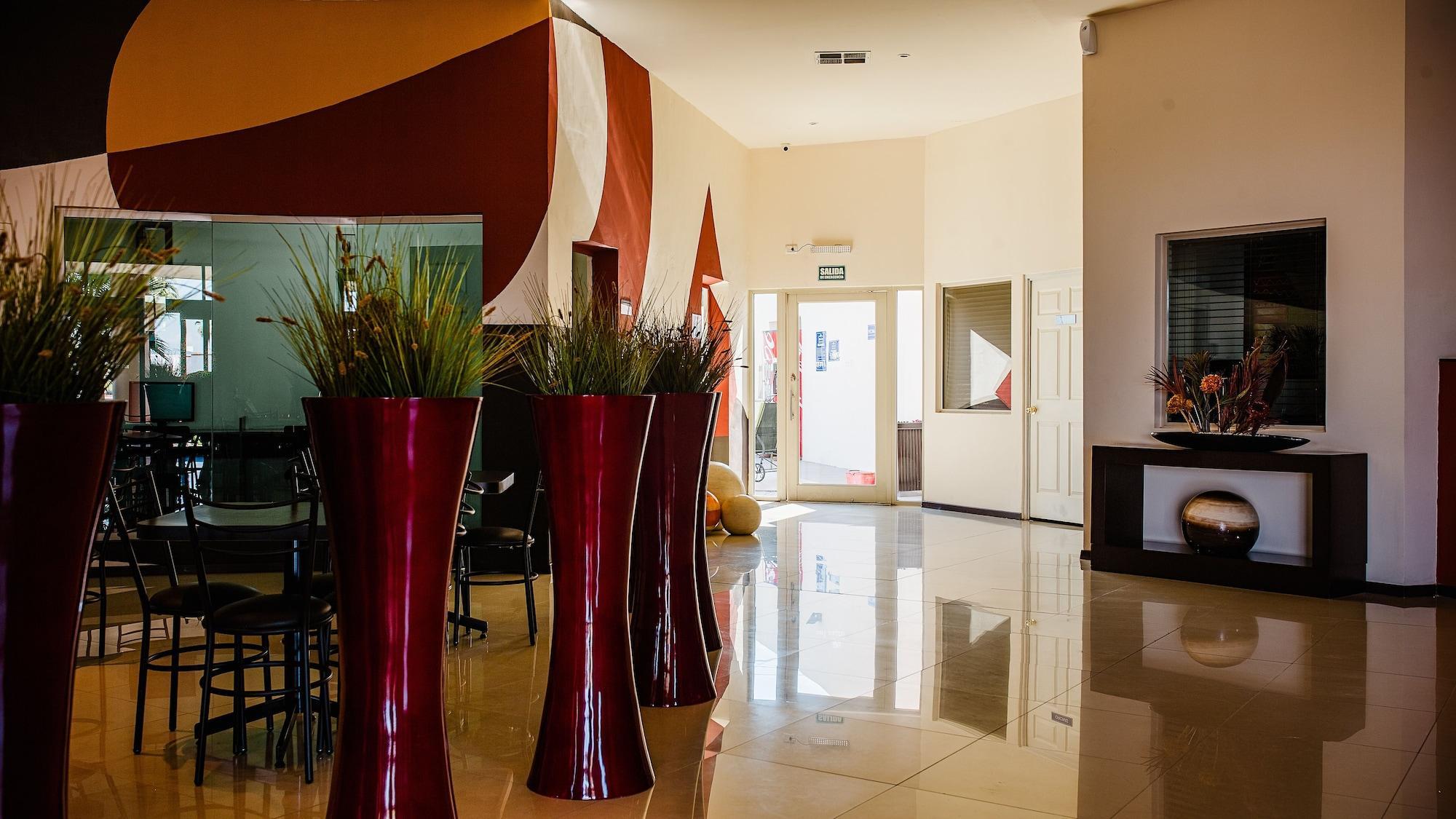 Bar/Salón American Inn Hotel & Suites Delicias