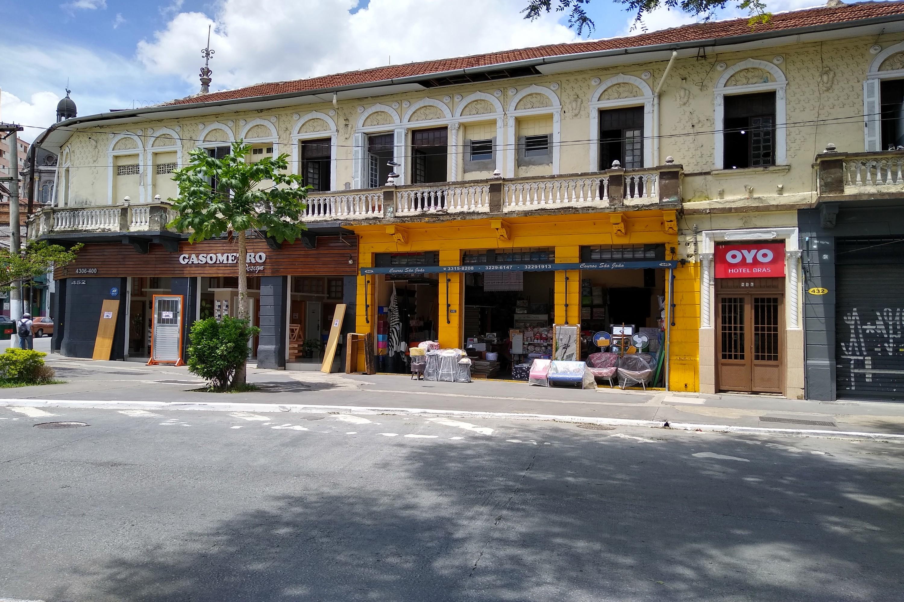Vista Exterior OYO Hotel Brás