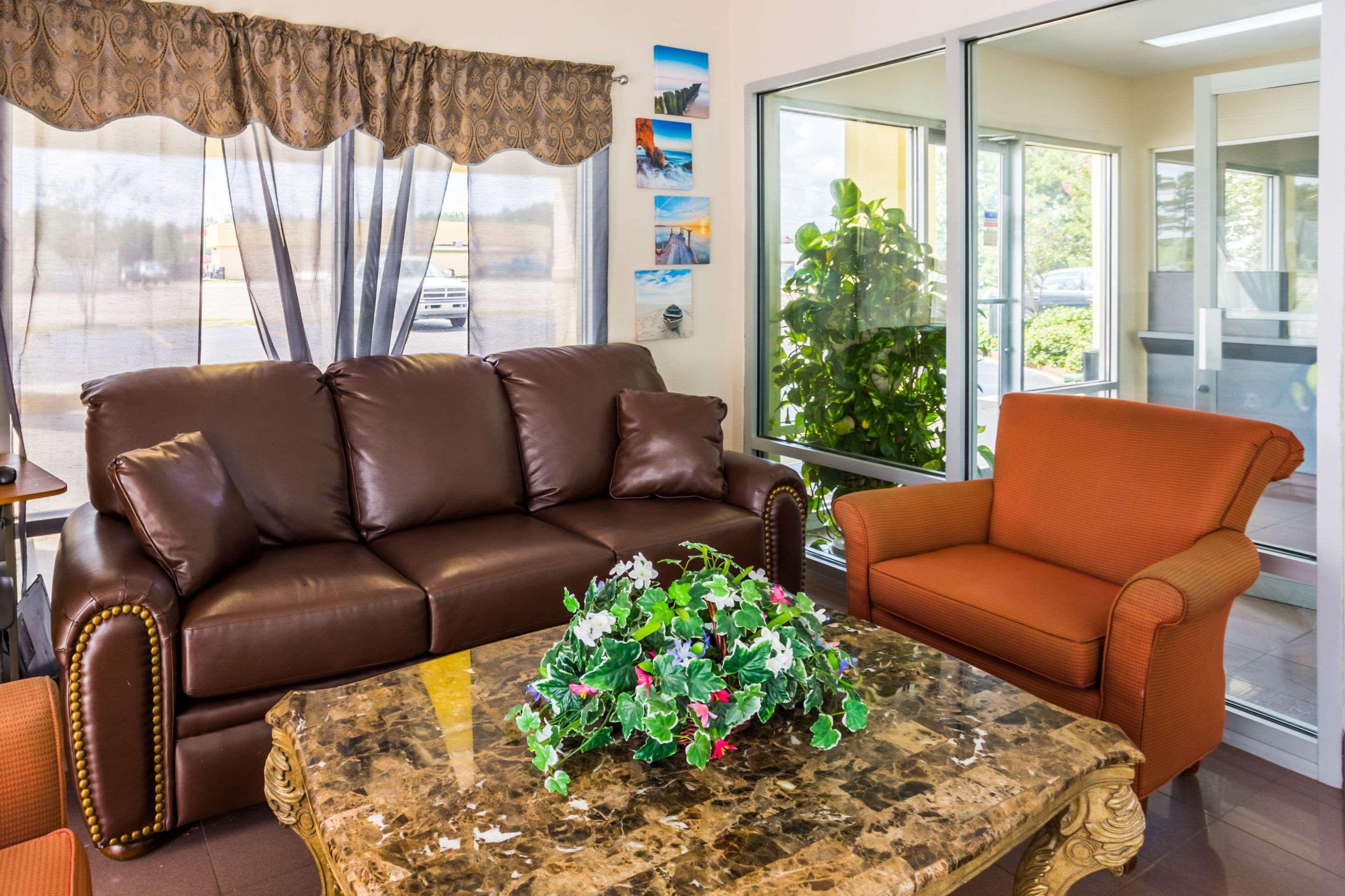 Vista Lobby Econo Lodge Picayune