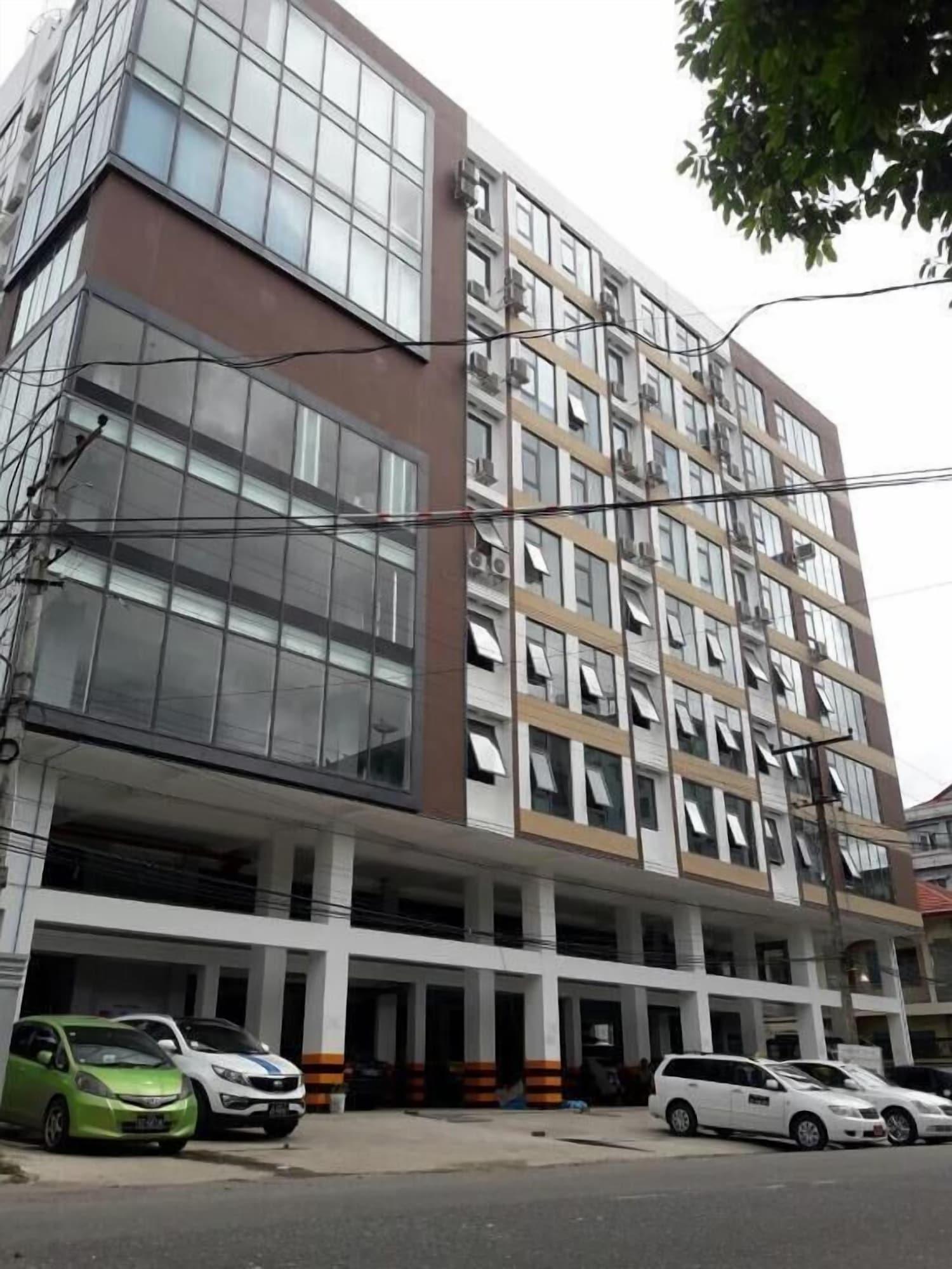 Vista Exterior Royal White Elephant Hotel