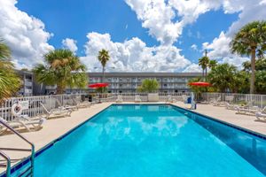 Alojamiento - Howard Johnson by Wyndham Orlando Lake Buena Vista South