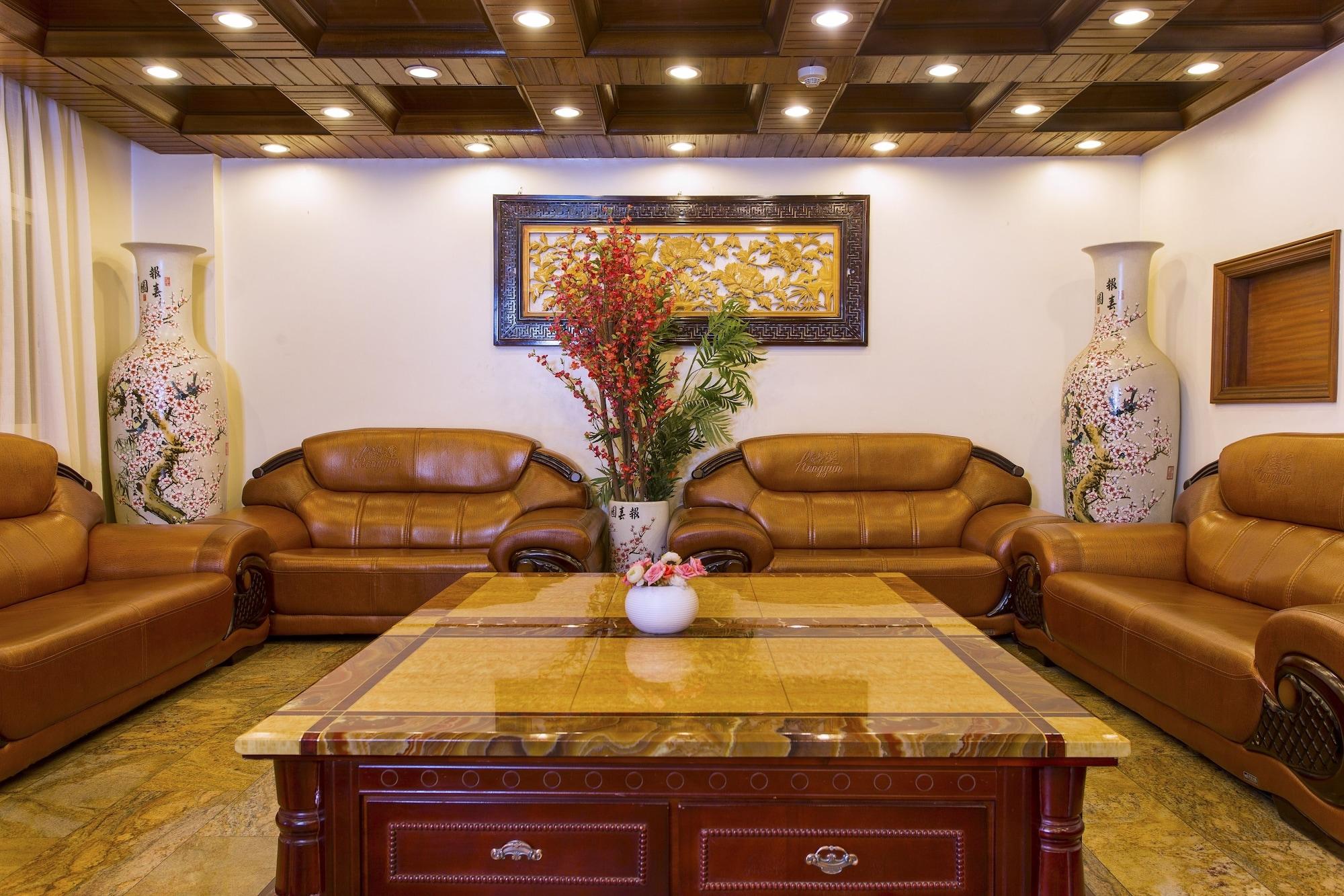 Vista Lobby Eastland Hotel