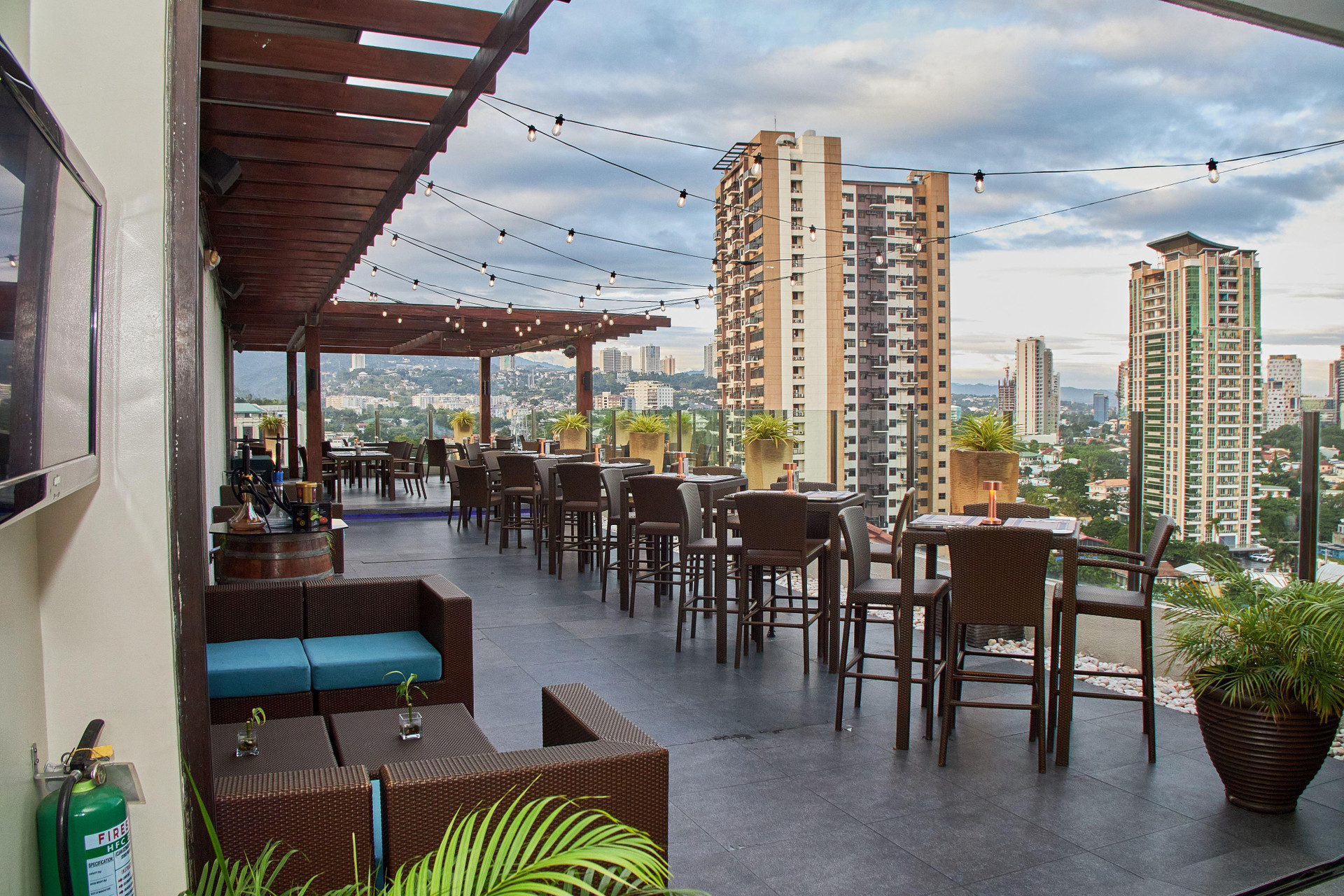 Bar/Salón Harolds Hotel CEBU