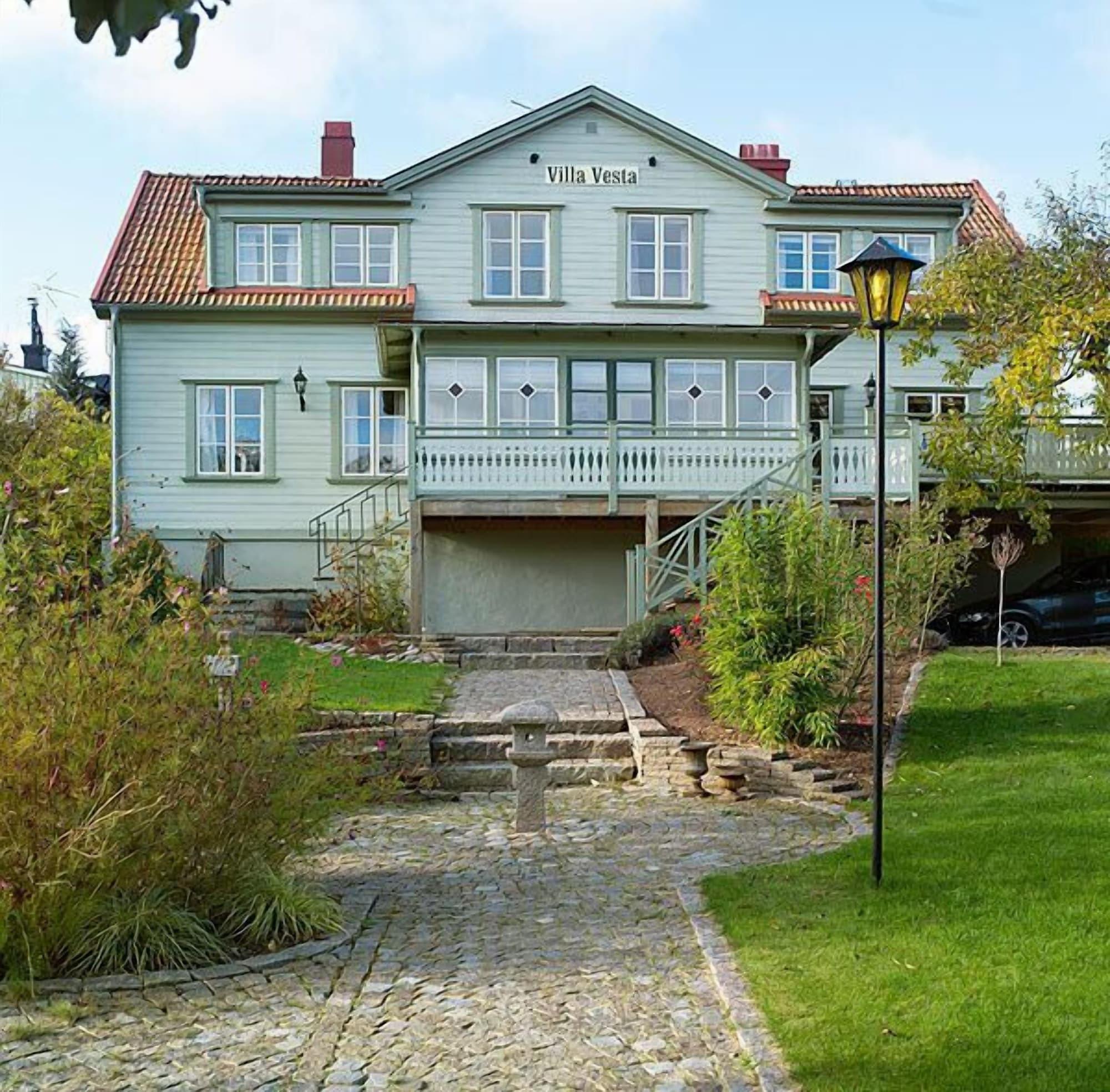 Varios Villa Vesta Hotell