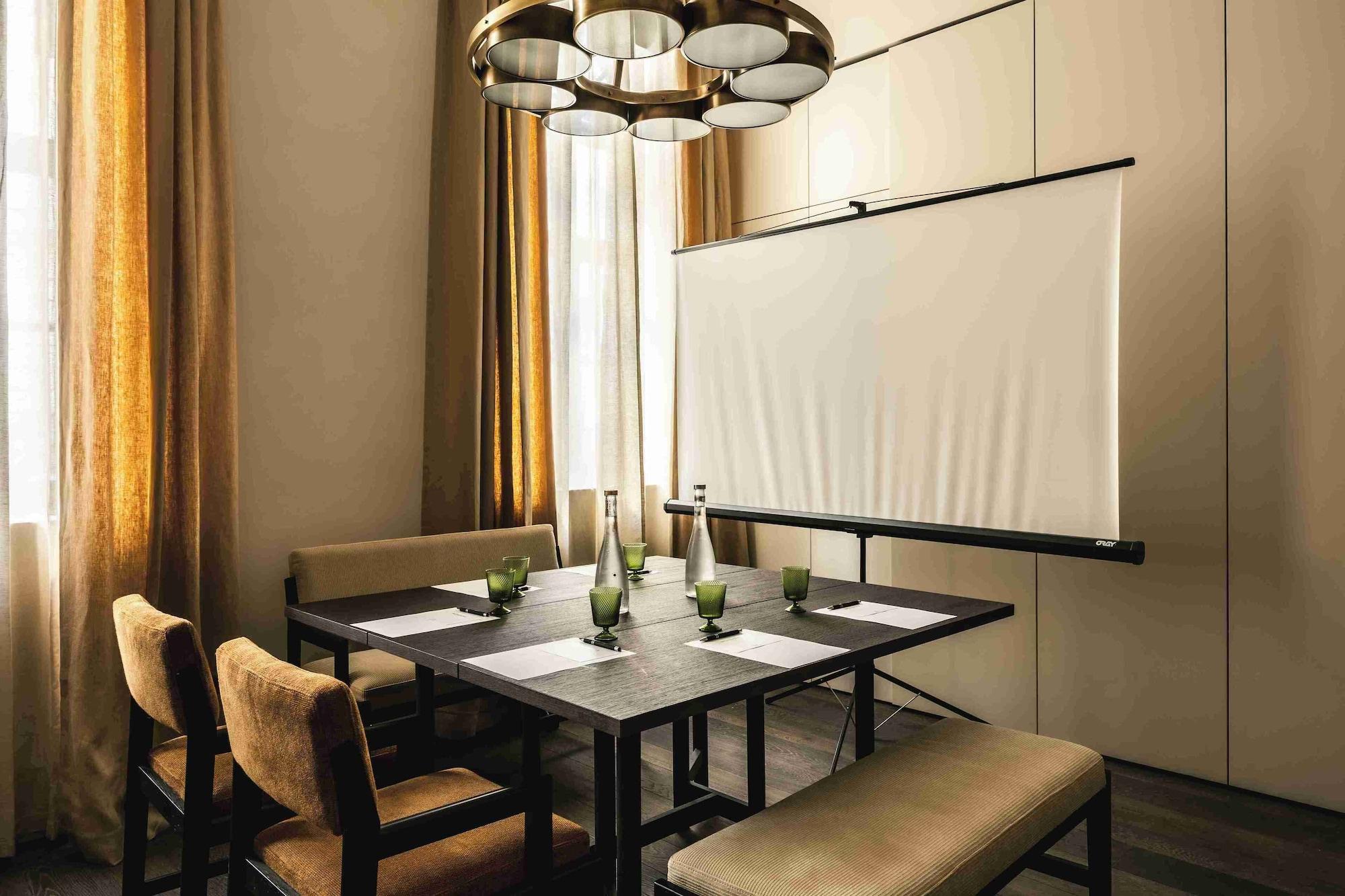 Sala de Reuniones Mondovi Luxury Suites