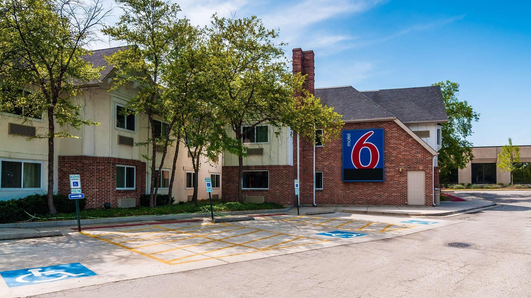 Vista Exterior Motel 6 Arlington Heights, IL - Chicago North Central