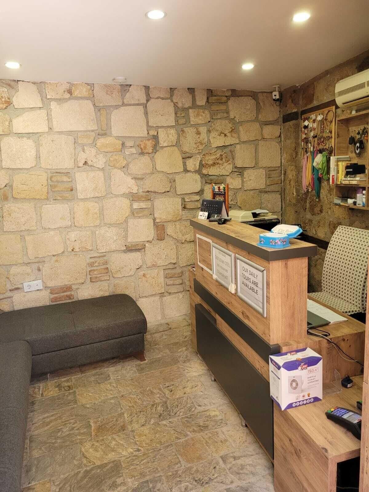 Vista Lobby Castle Inn Boutique Hotel