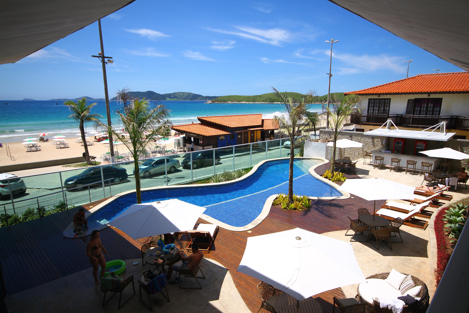 Vista da piscina Paradiso Peró Praia Hotel