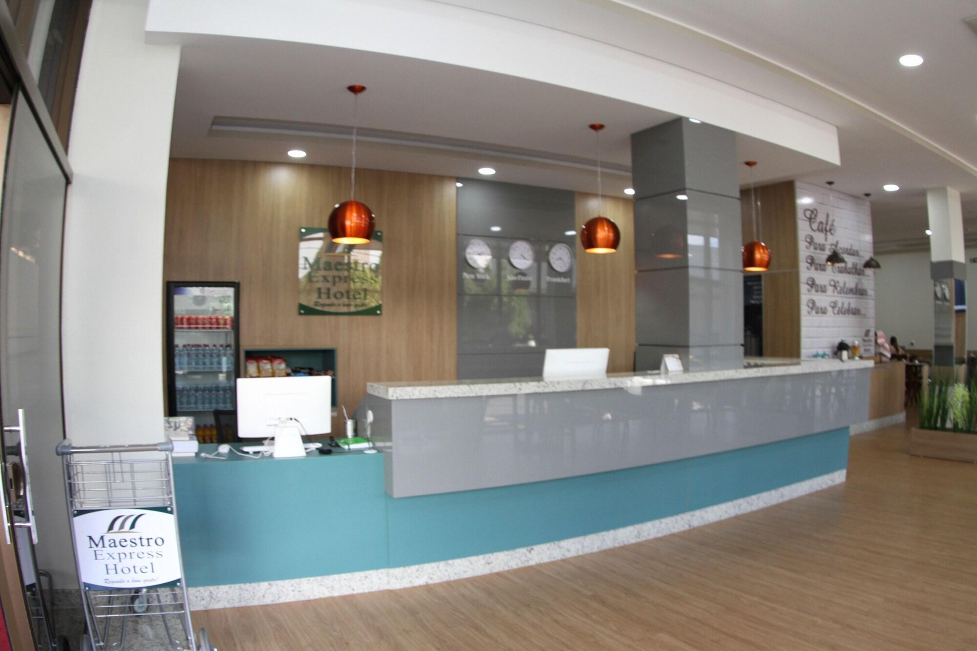 Vista Lobby Hotel Maestro Express