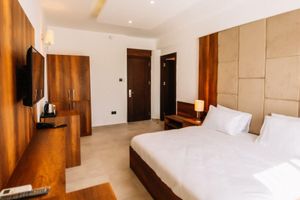 Alojamiento - Cezar's Airport Hotel