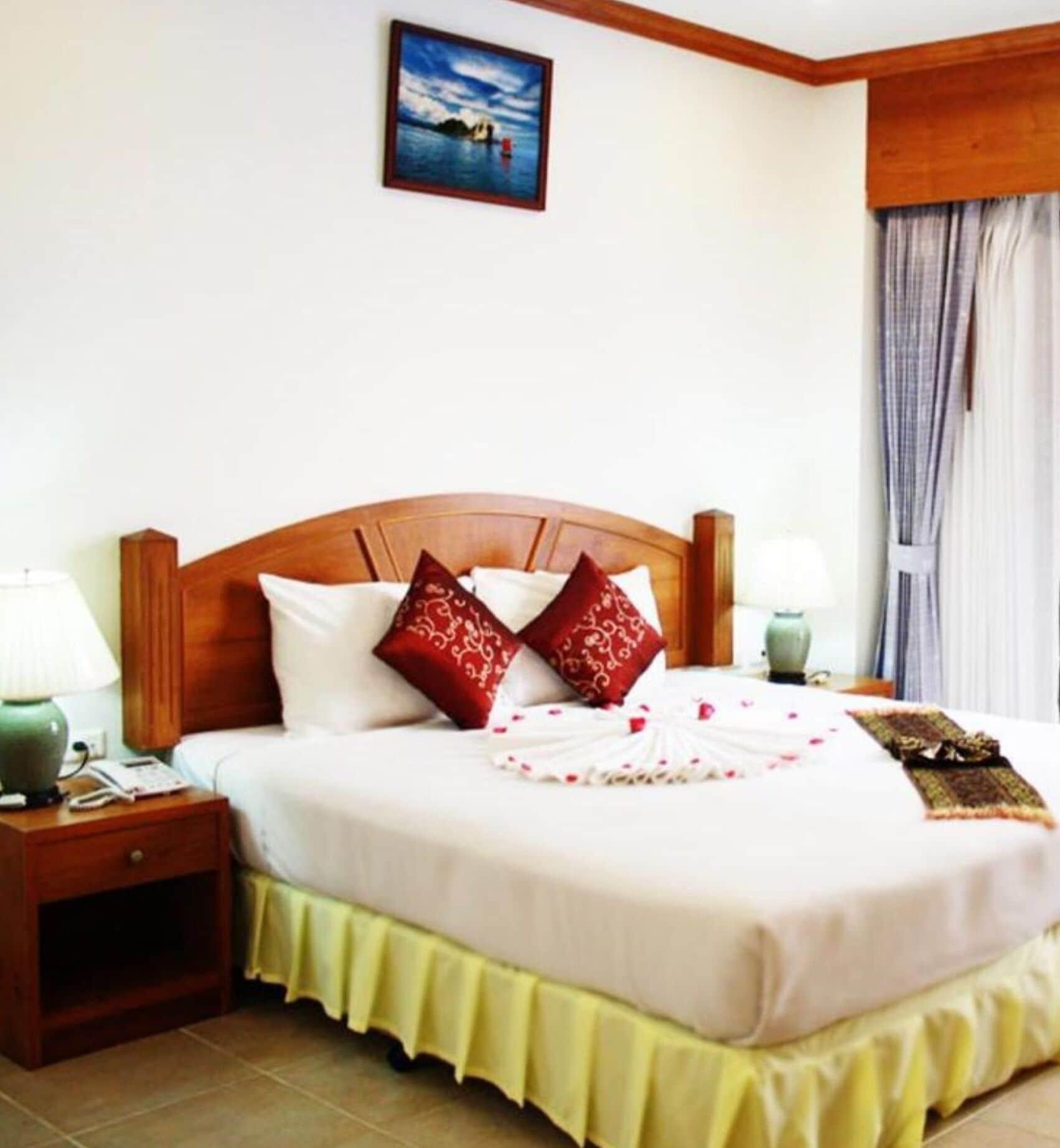 Varios MT Hotel Patong