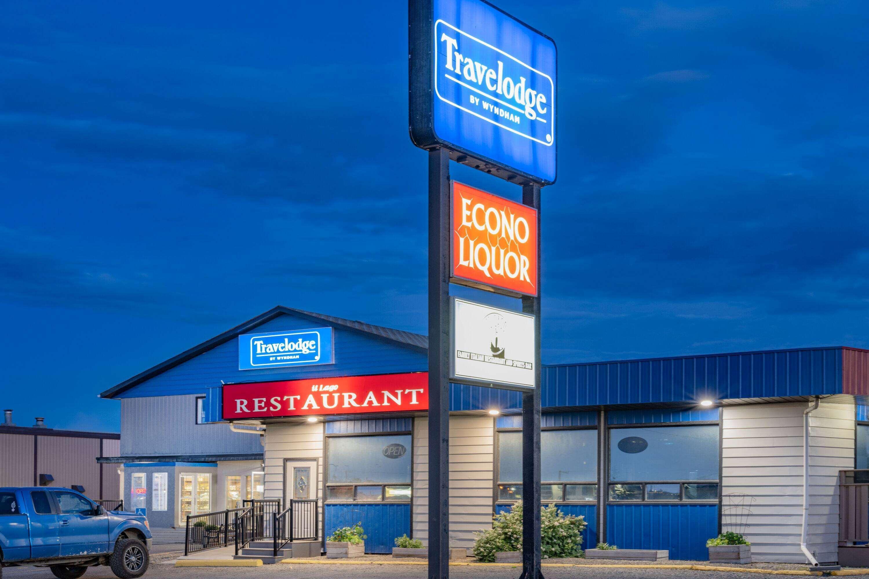 Vista Exterior Travelodge by Wyndham Fort St John