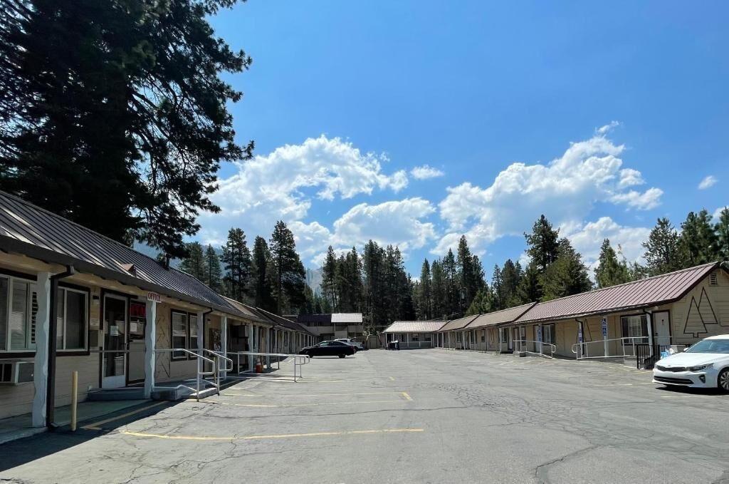 Varios Tahoe Sands Inn