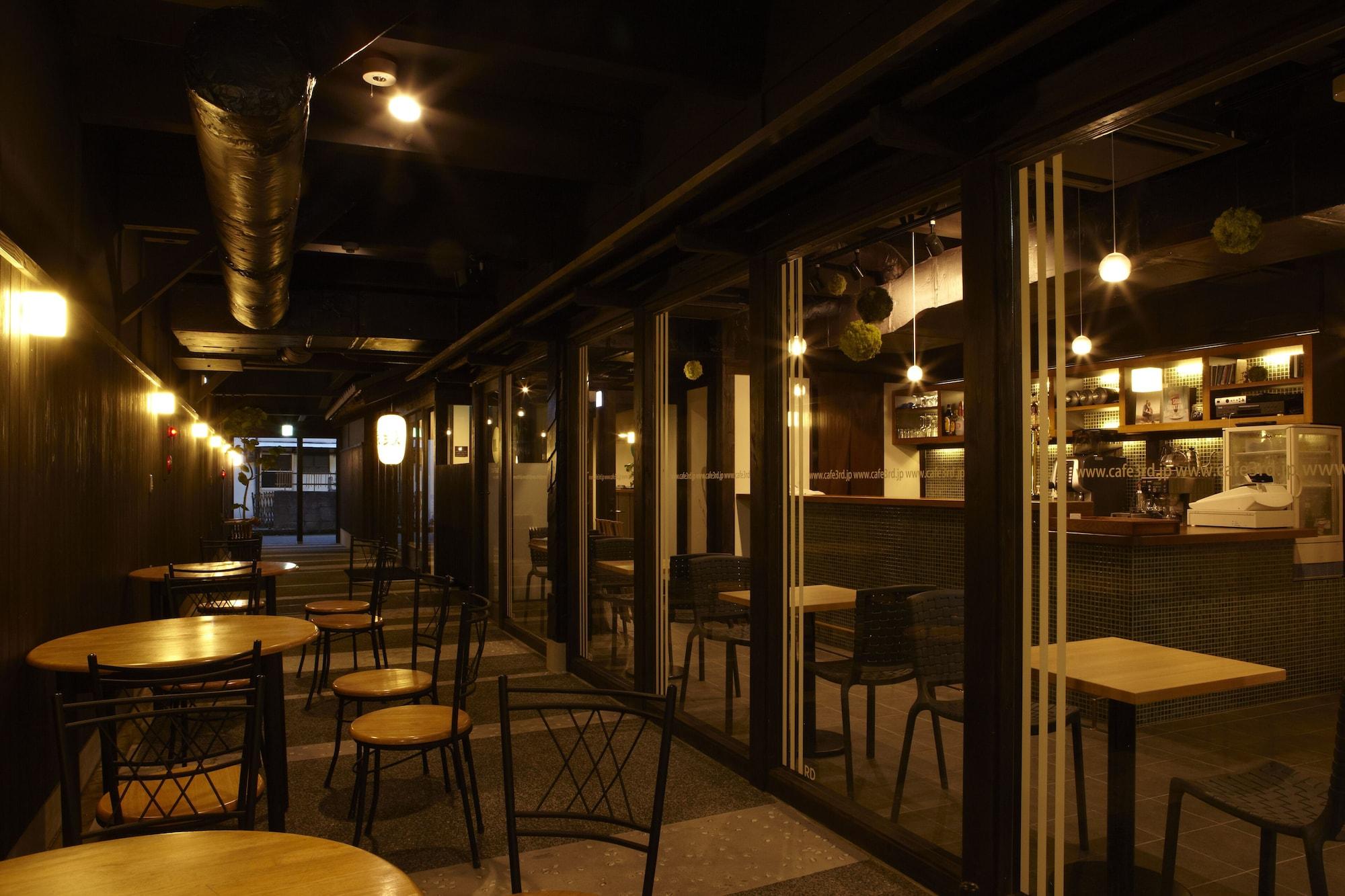 Bar/Salón Koyado Enn