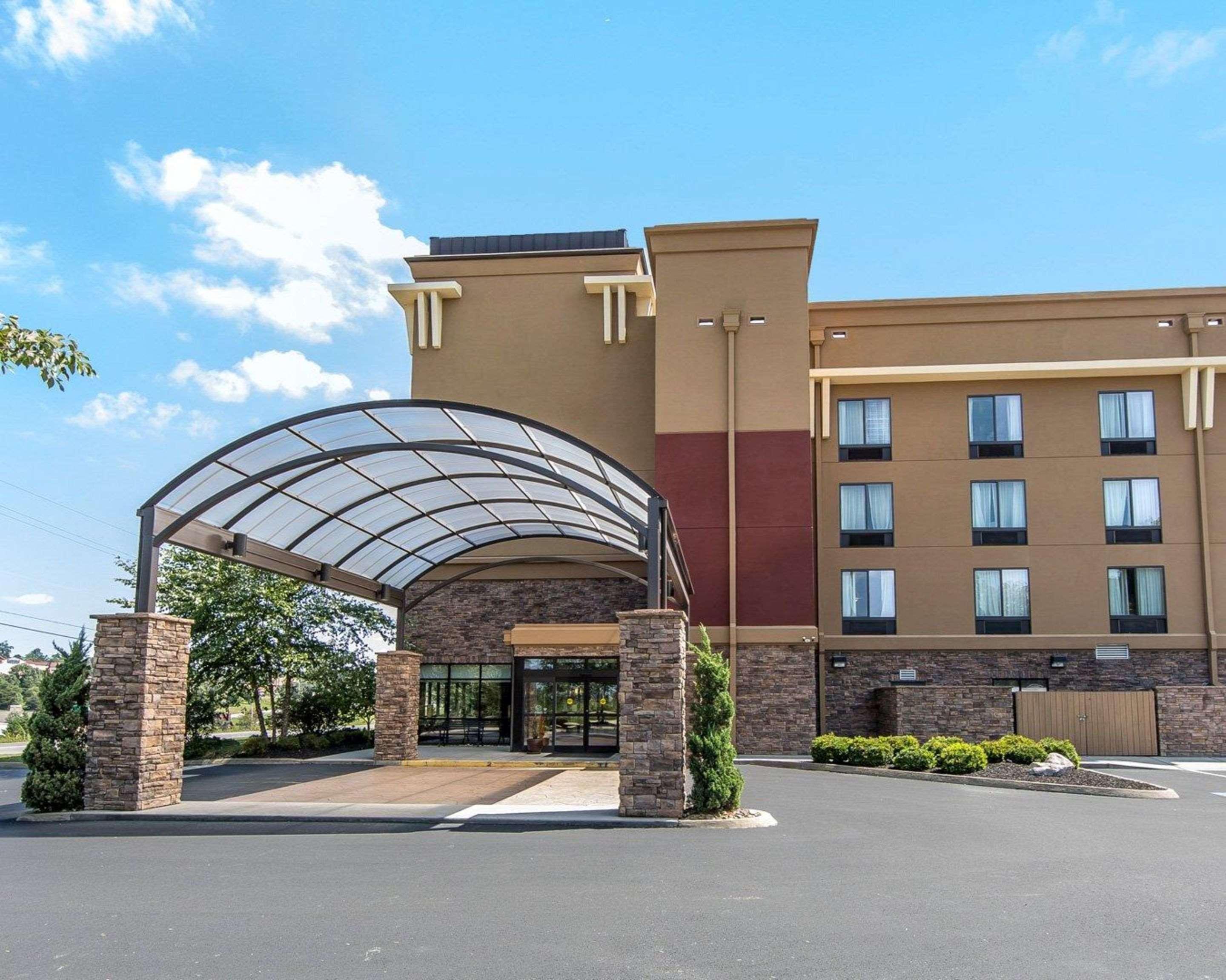 Vista Exterior Comfort Suites Kodak Sevierville