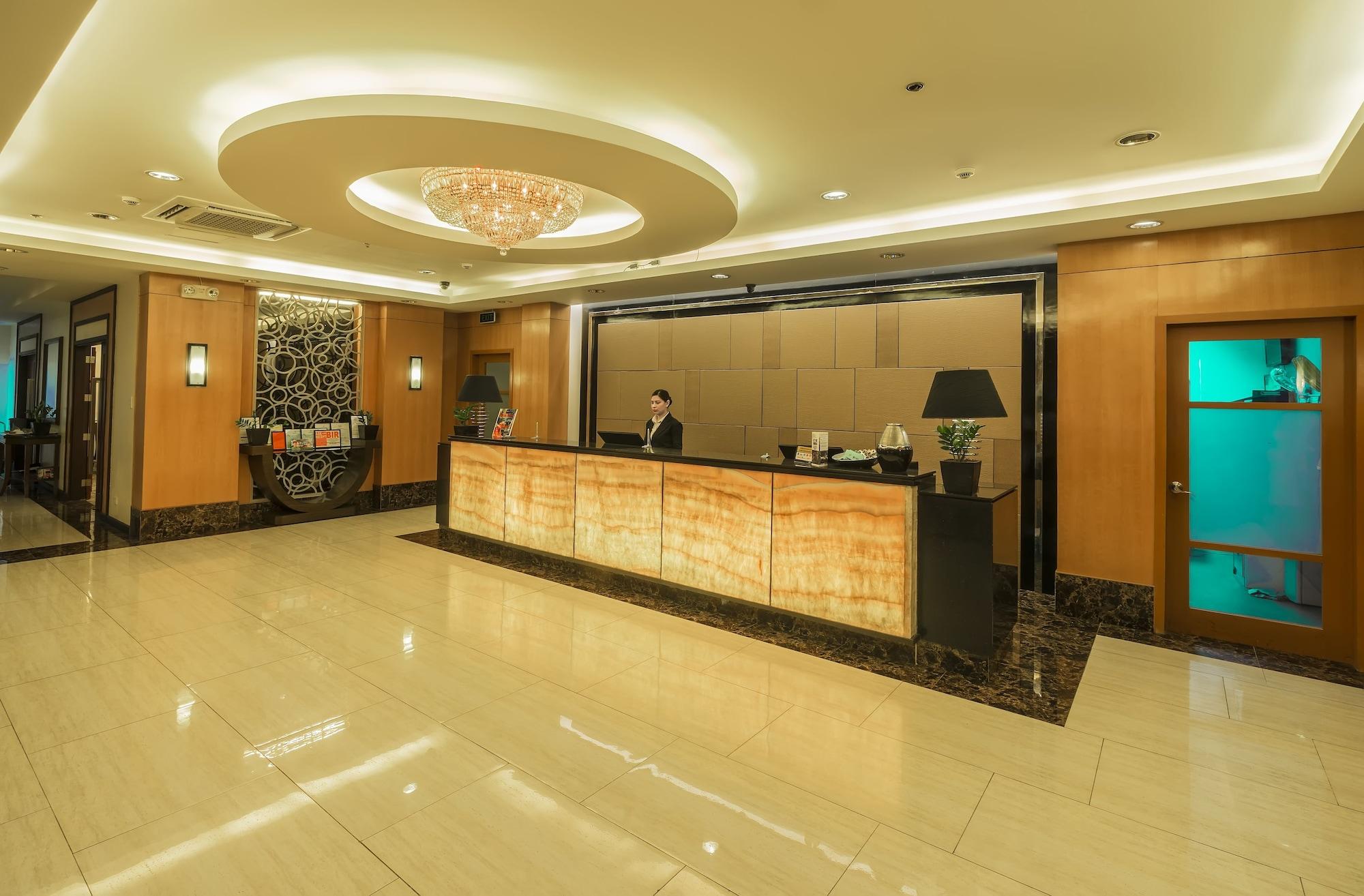Vista Lobby The Plaza Hotel Balanga City