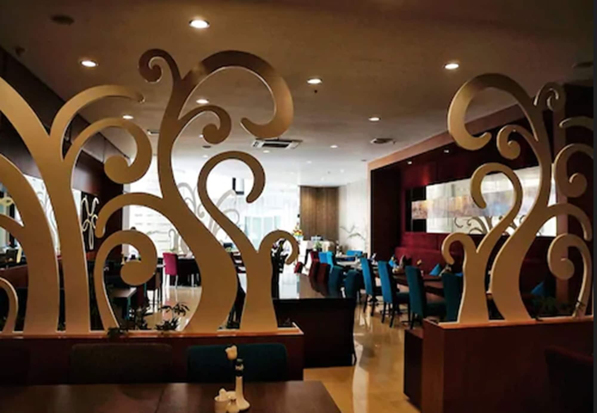 Varios Royal Suite Condotel