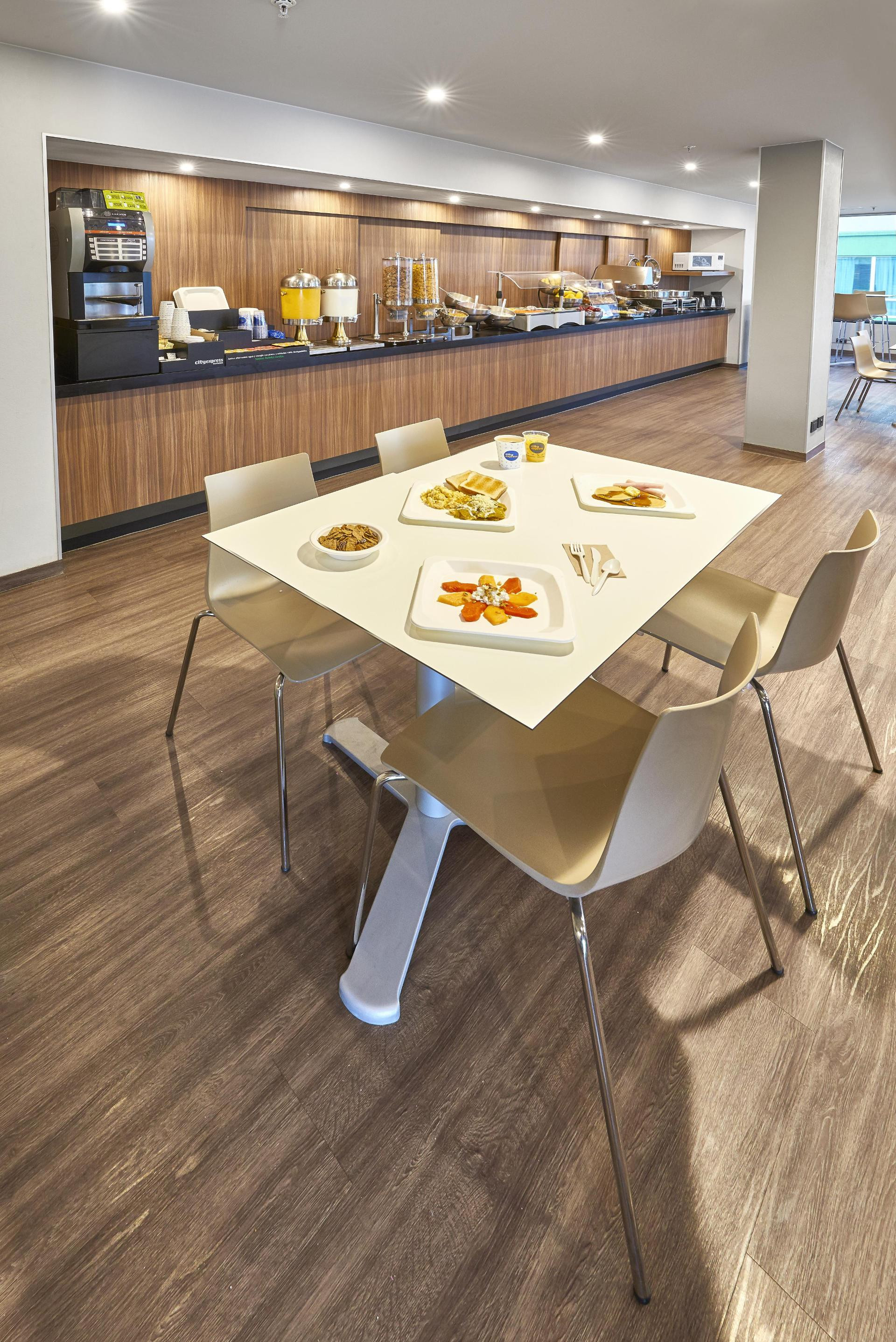 Restaurant City Express by Marriott Monterrey Santa Catarina