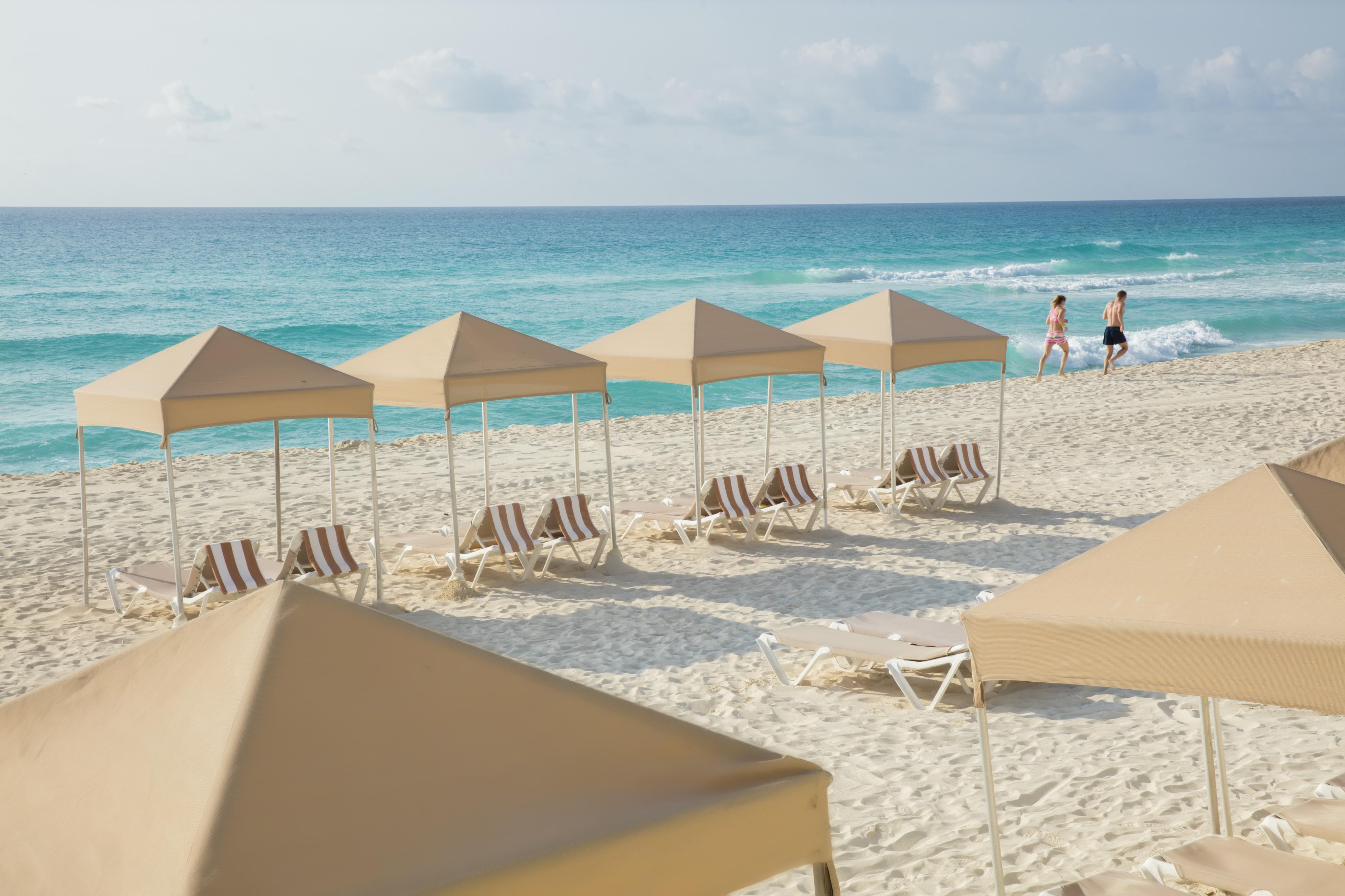 Vista Exterior Crown Paradise Club Cancún - All Inclusive