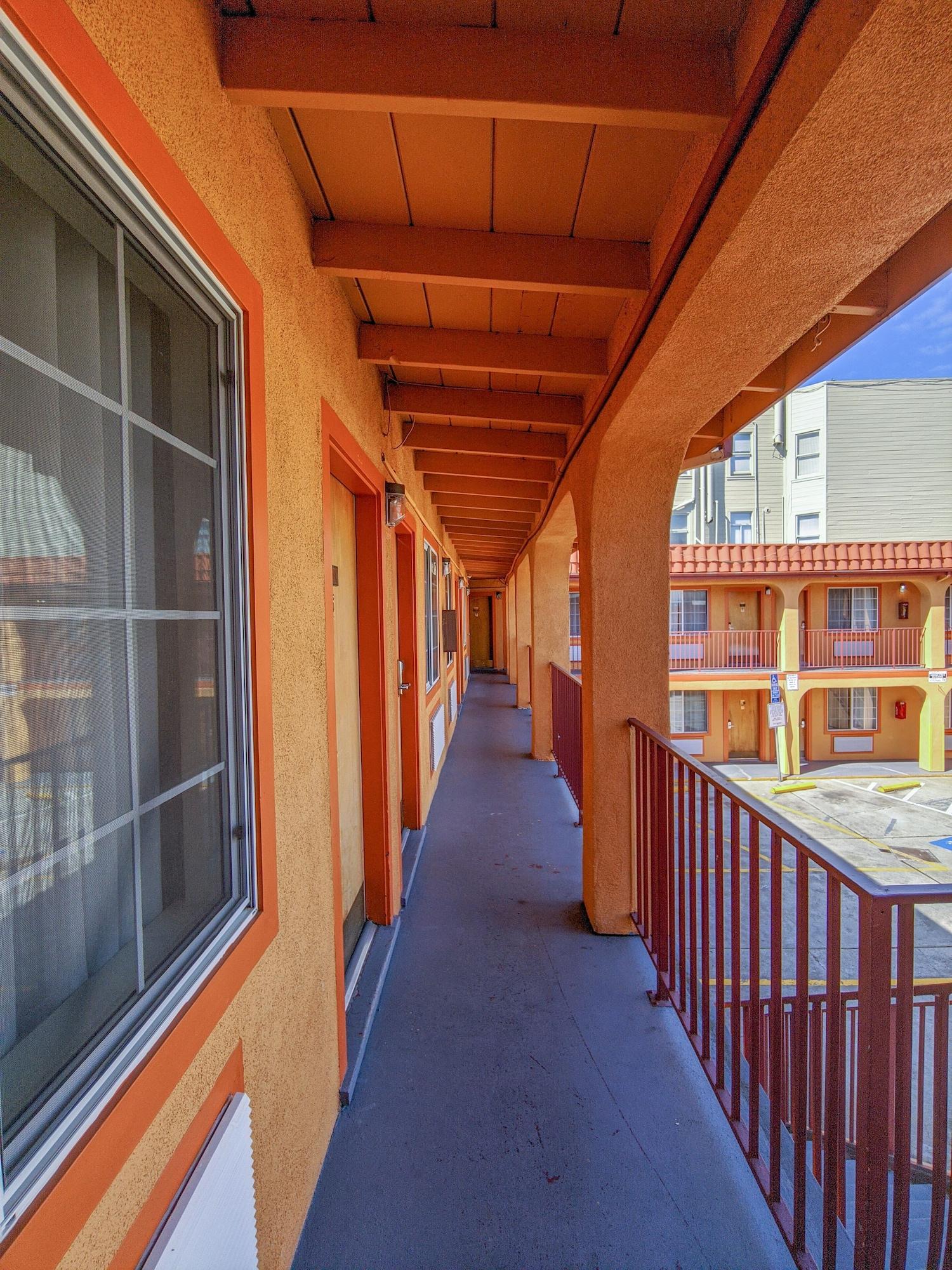 Varios Inn at Golden Gate
