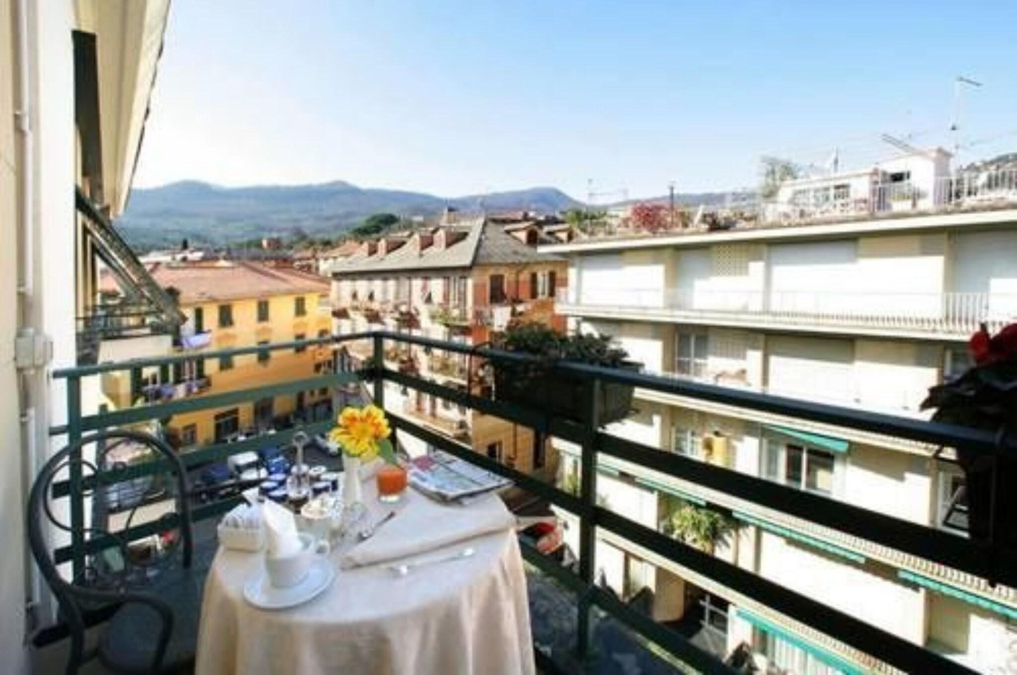 Varios Hotel Jolanda